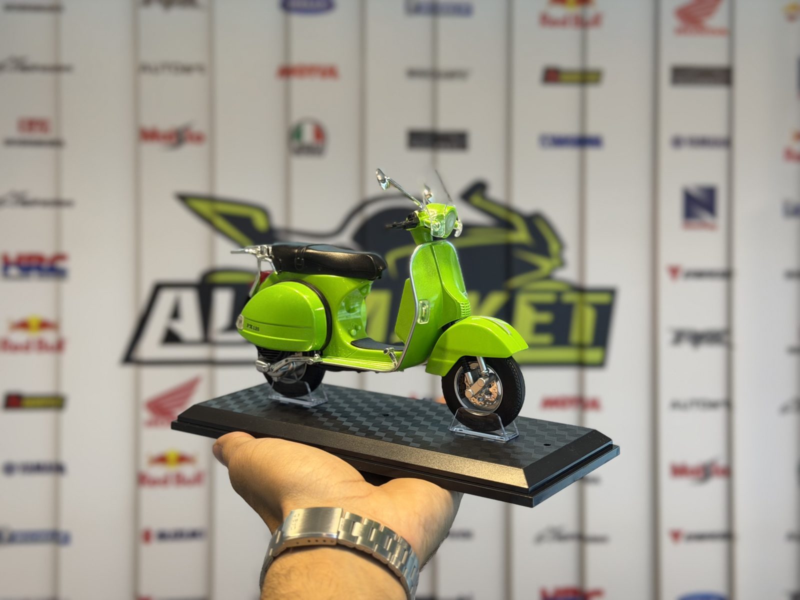 وسپا px125 سبز