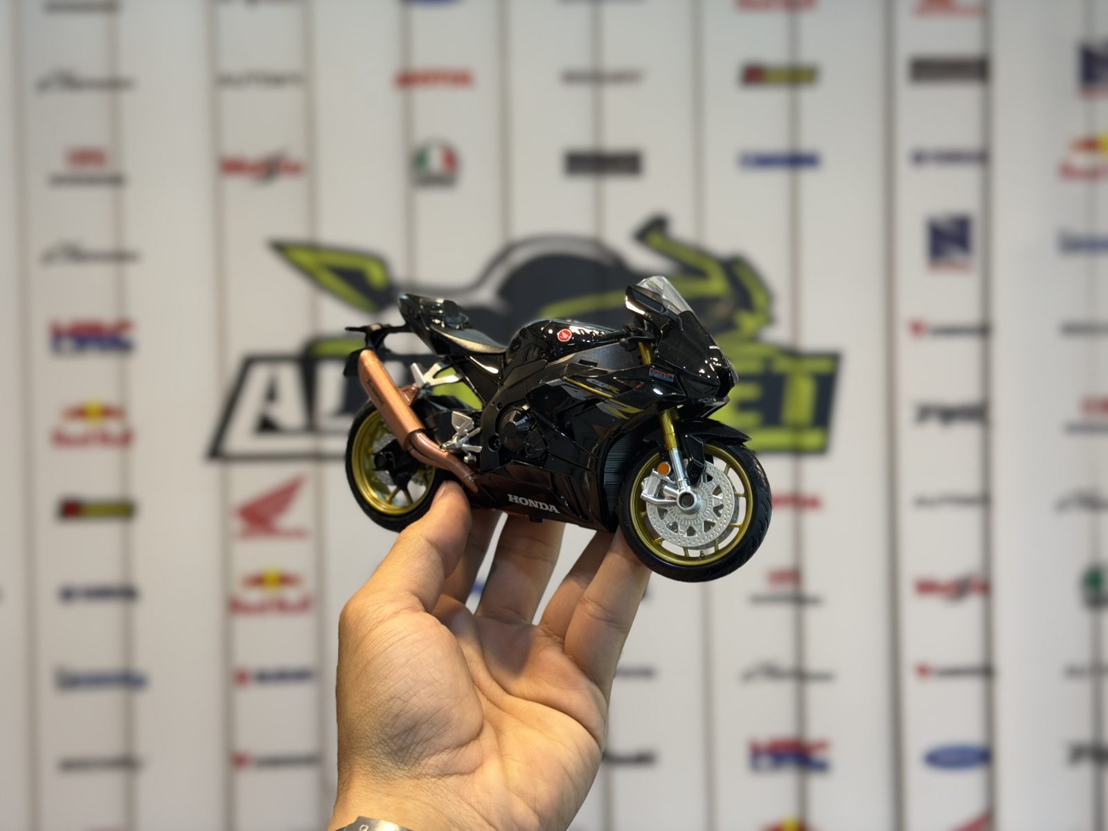 هوندا CBR1000 مشکی
