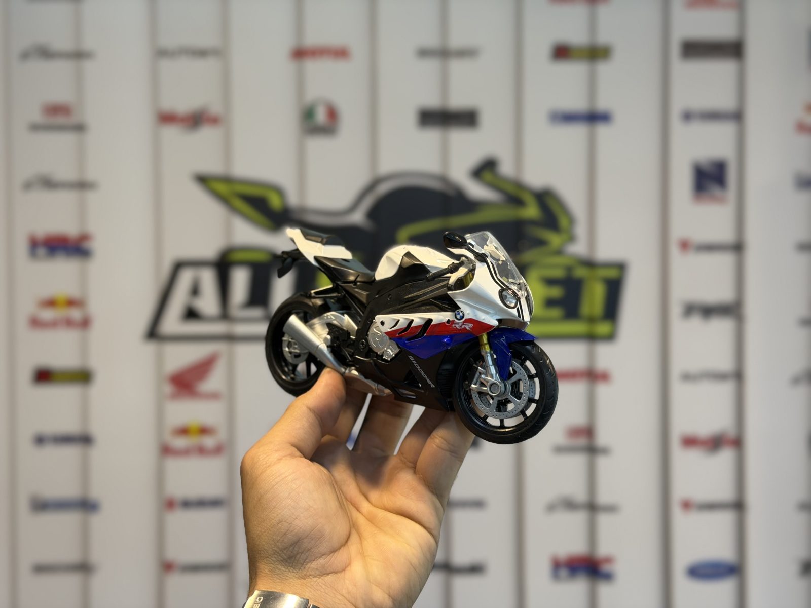 بی ام و S1000RR