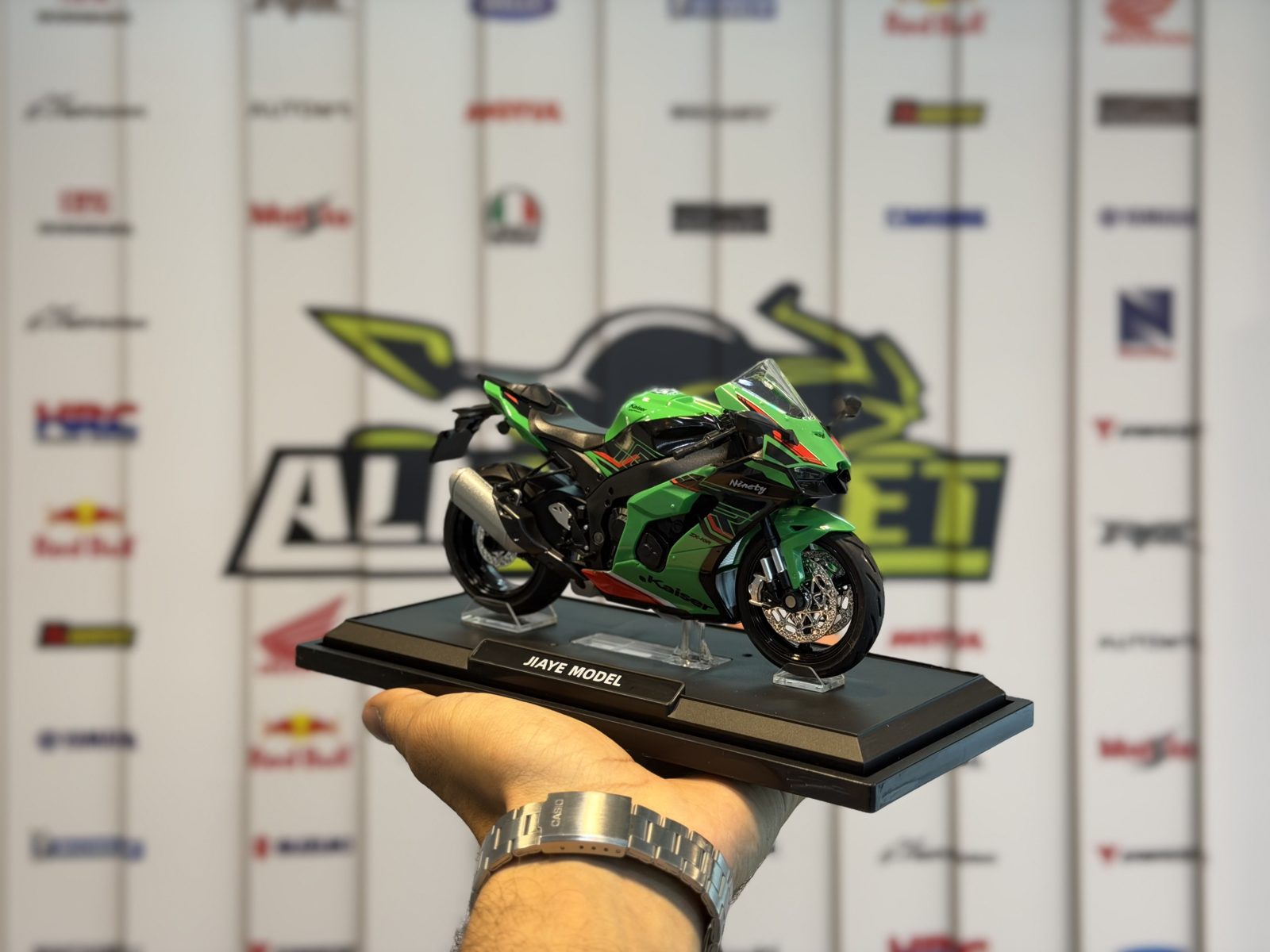 کاوازاکی ZX10R