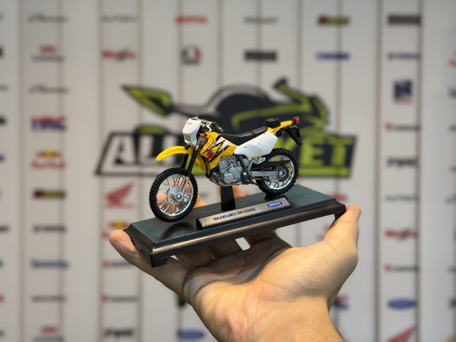 سوزوکی DRZ400
