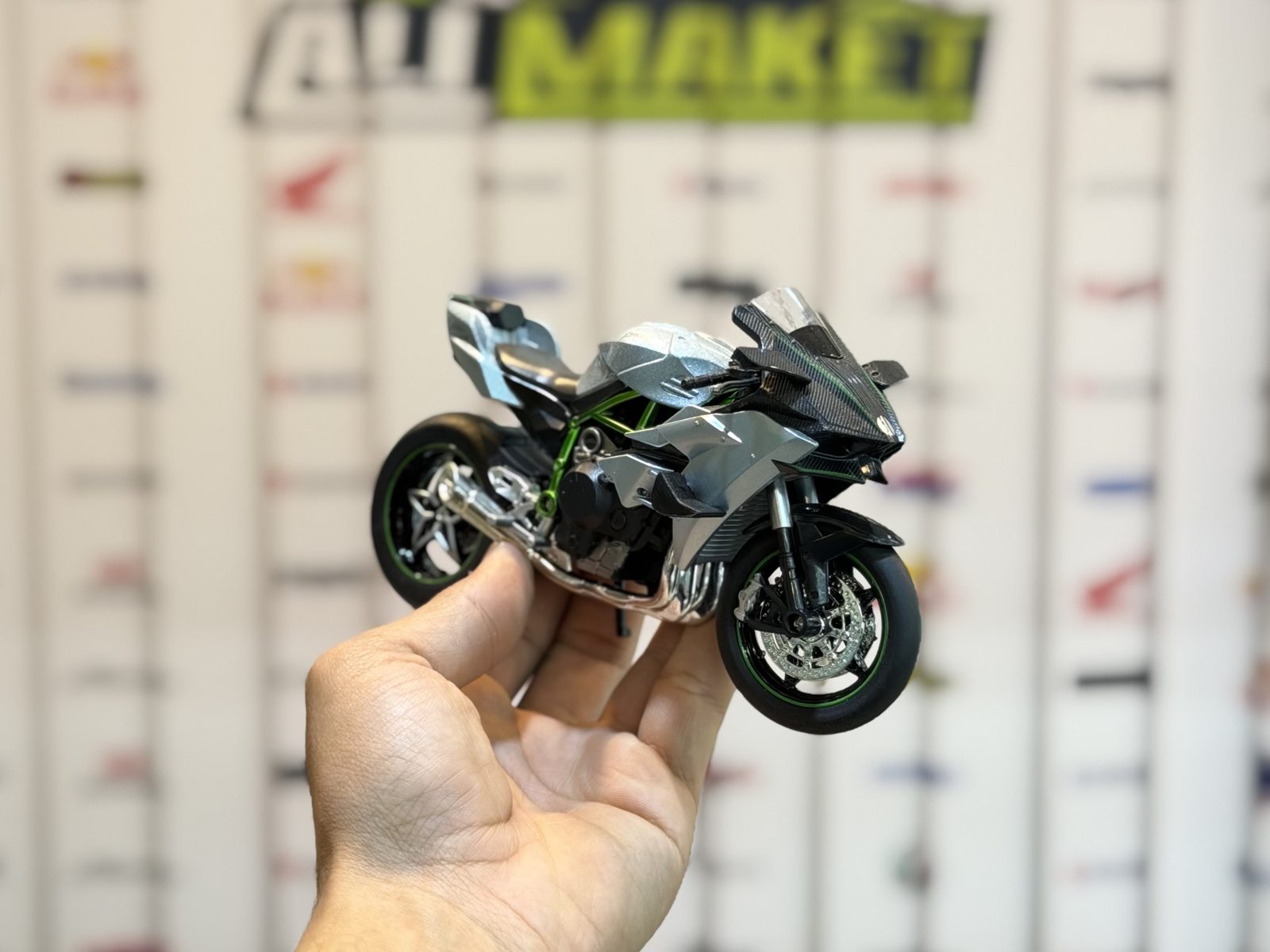 کاوازاکی H2R نقره ای