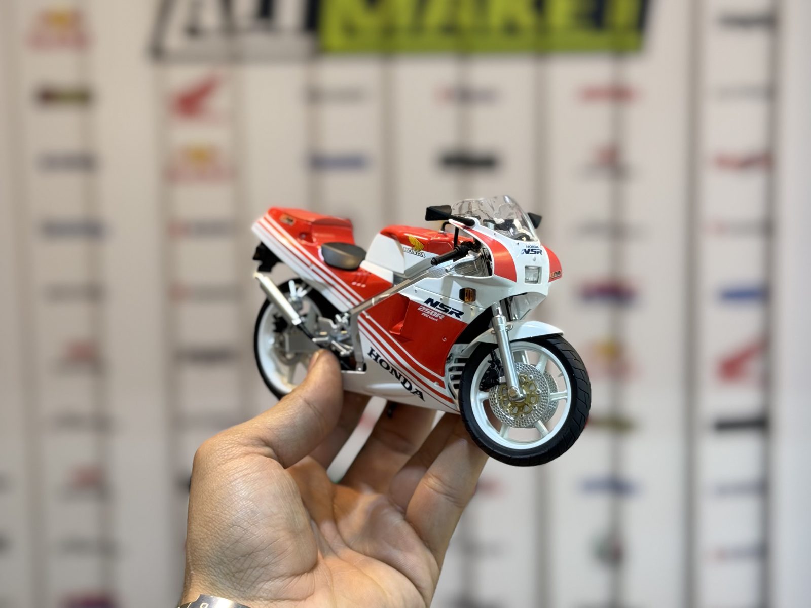 هوندا NSR250R قرمز