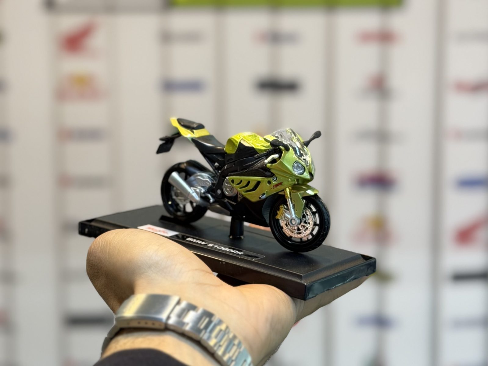 بی ام و S1000RR
