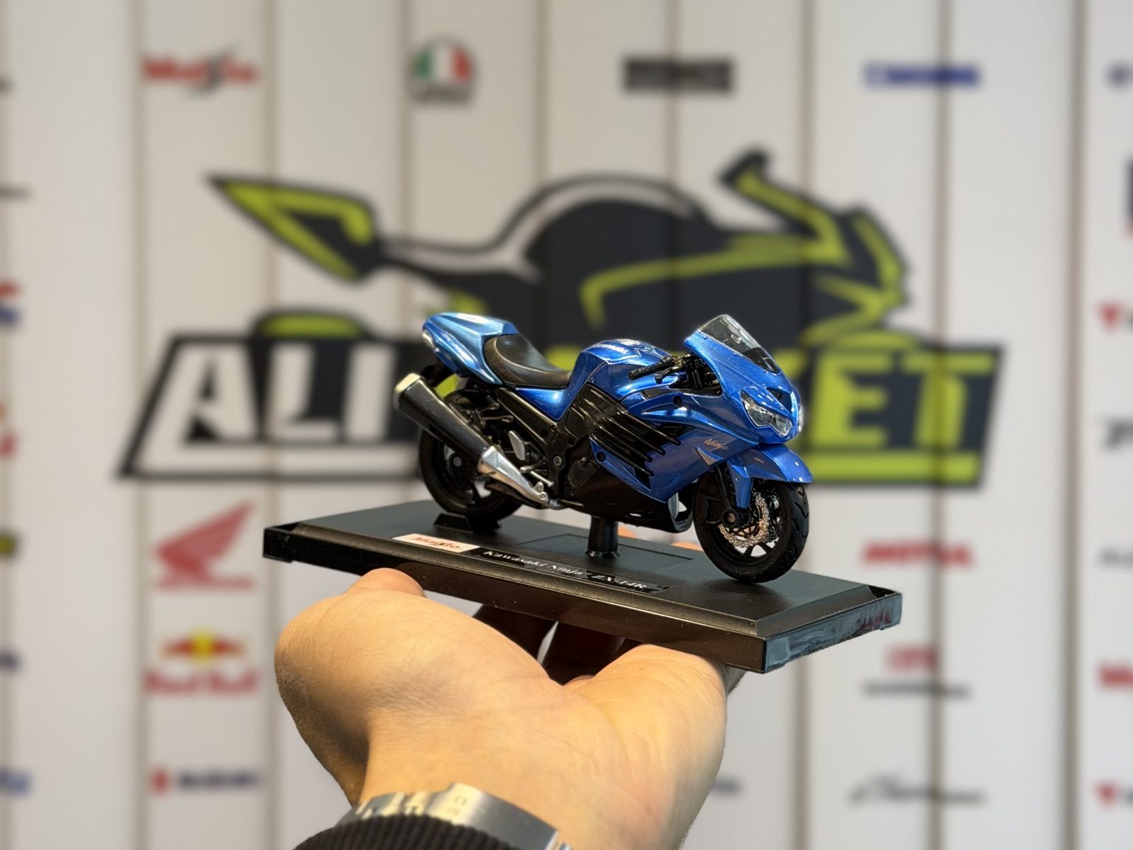 کاوازاکی ZX14R آبی