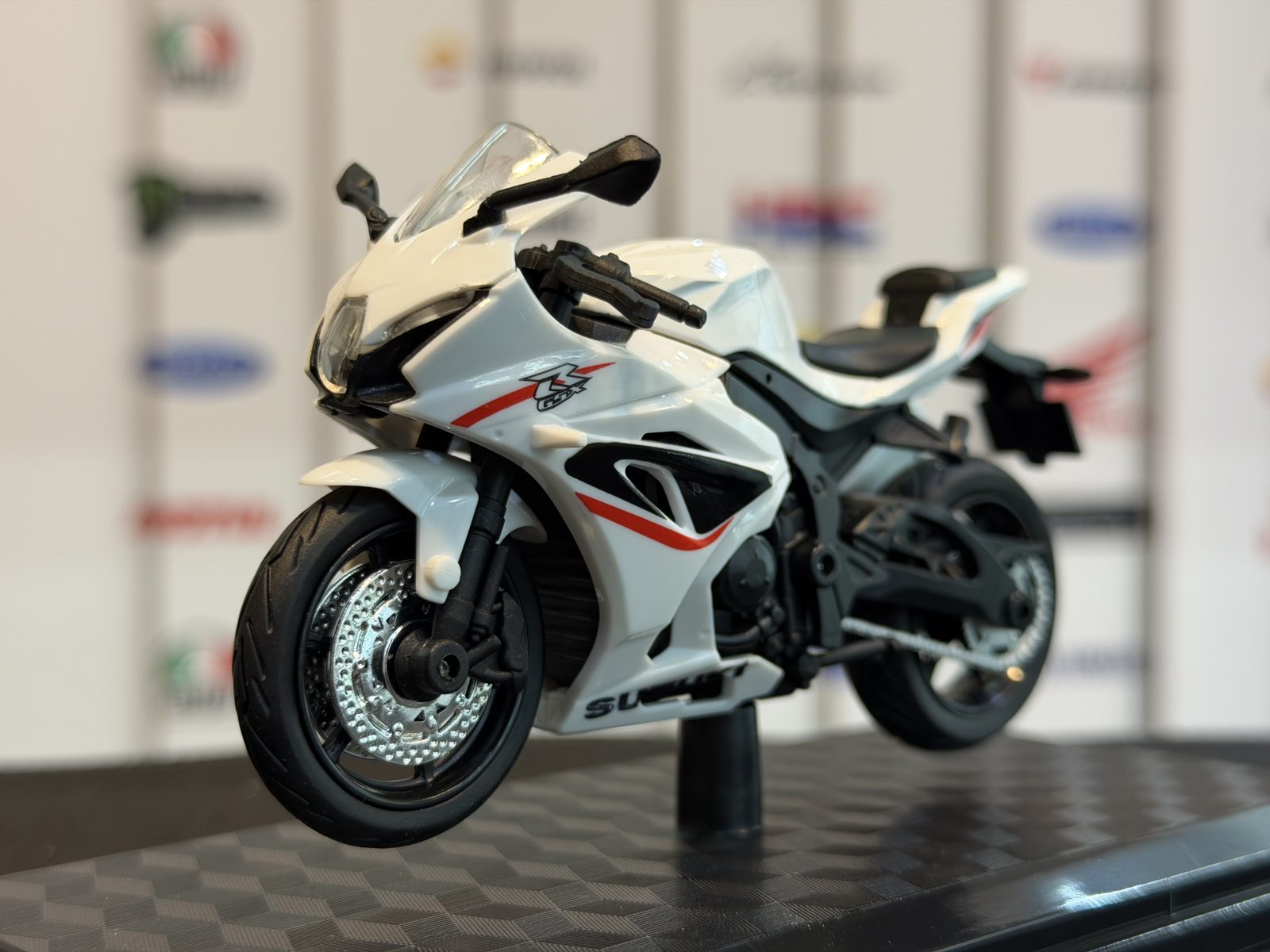 سوزوکی Gsxr1000 سفید — تصویر 4