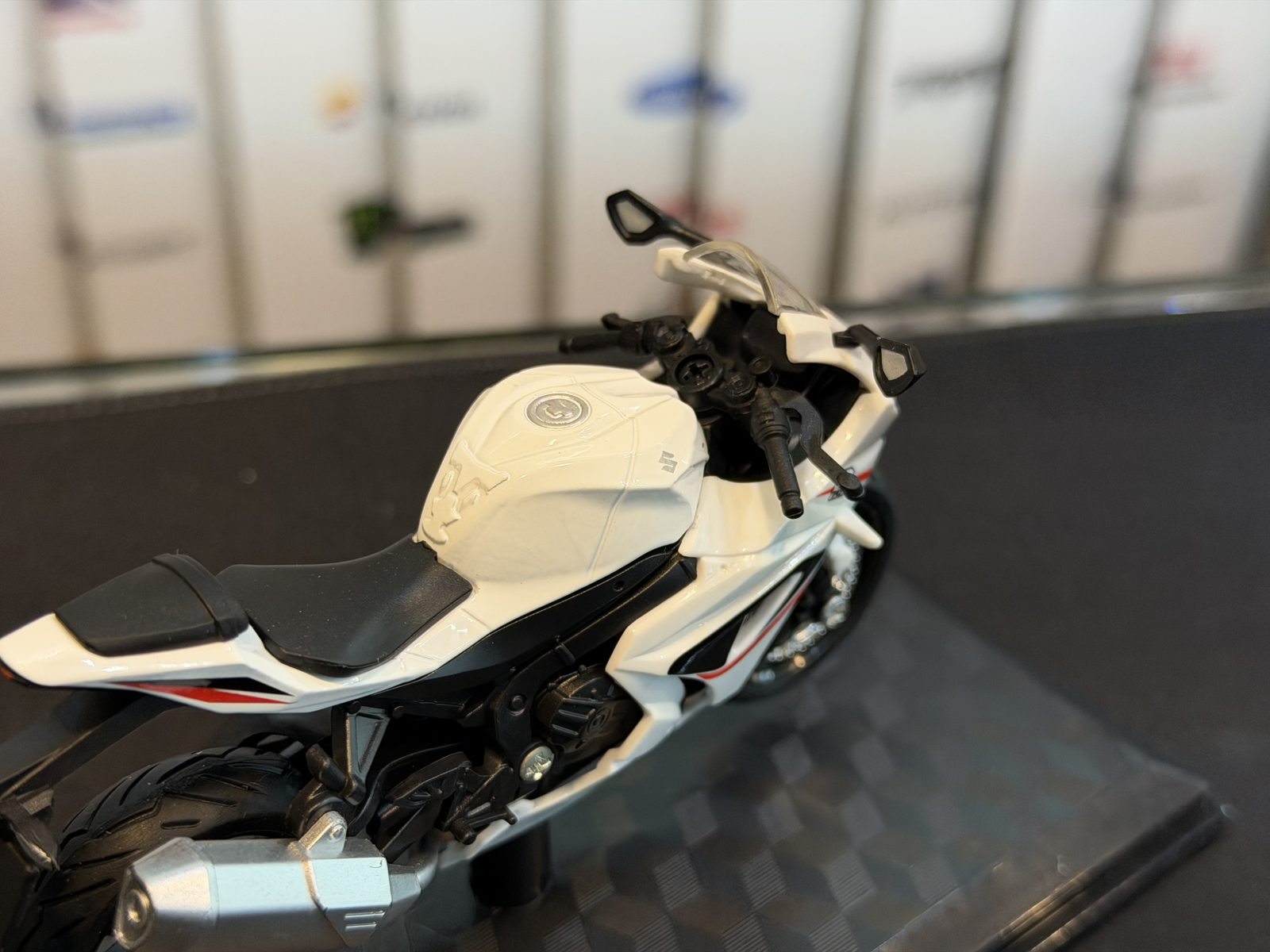 سوزوکی Gsxr1000 سفید — تصویر 6