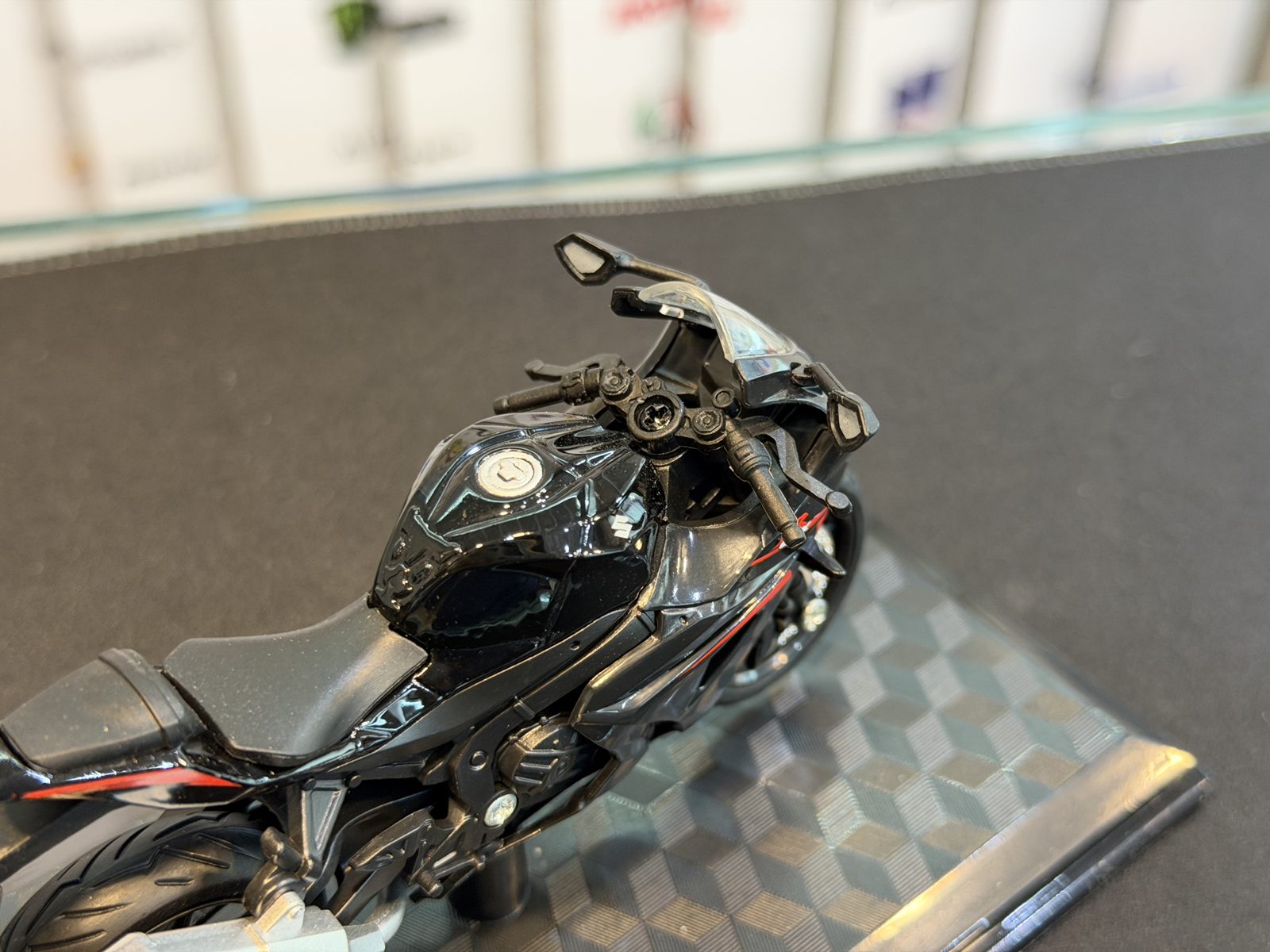 سوزوکی Gsxr1000 مشکی — تصویر 6