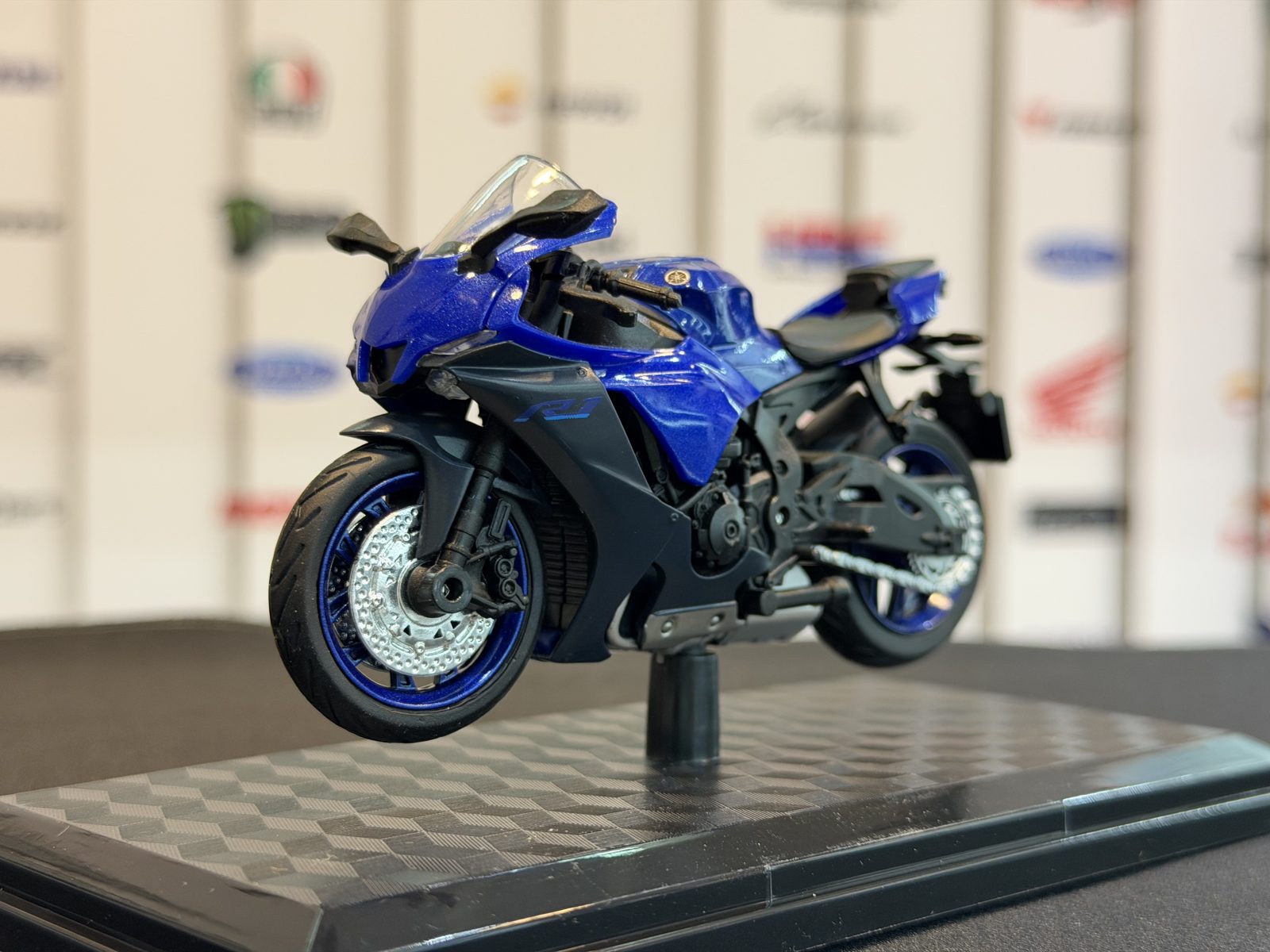 یاماها R1 آبی — تصویر 4