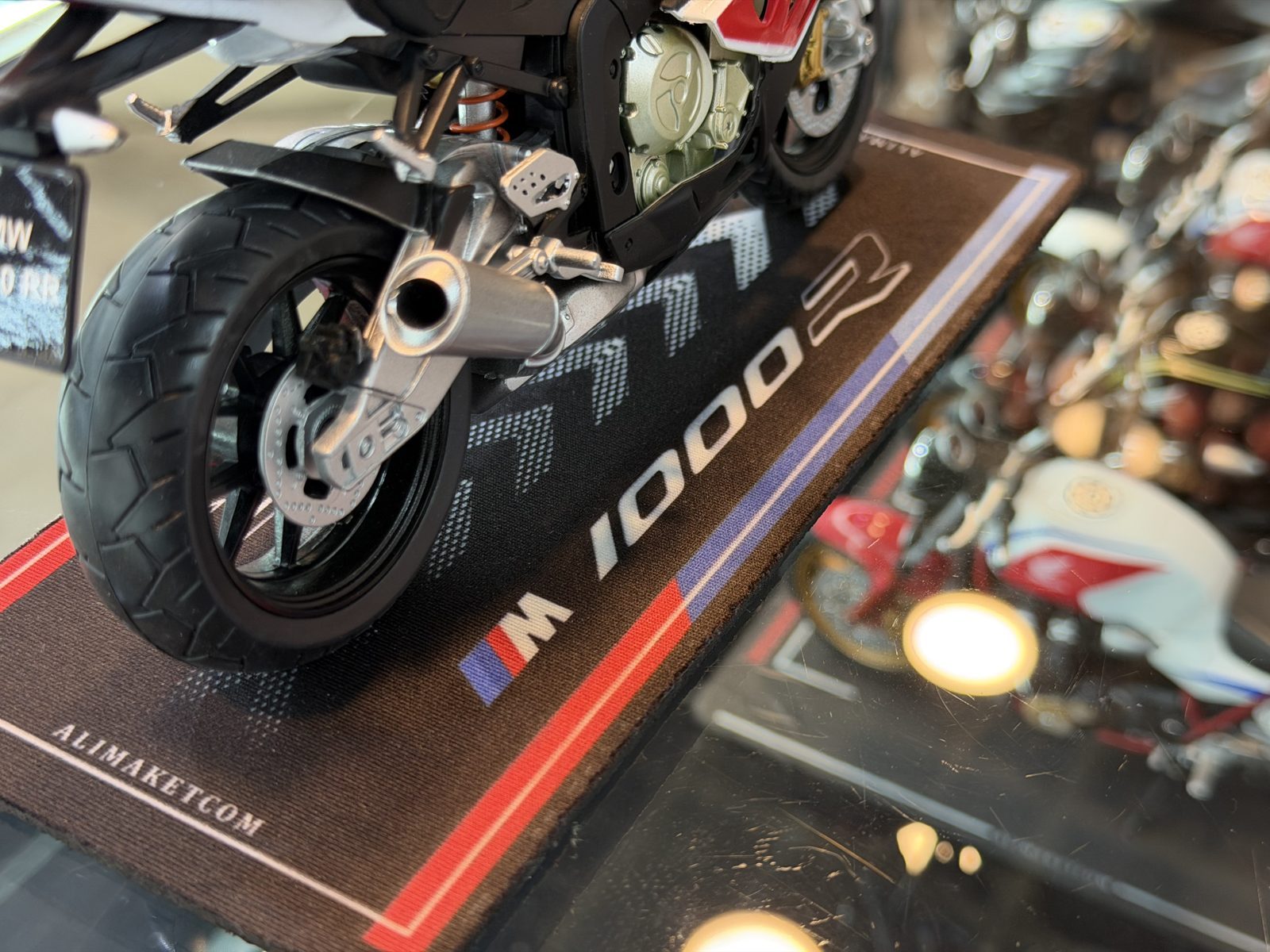 پد بی ام و M1000 — تصویر 5