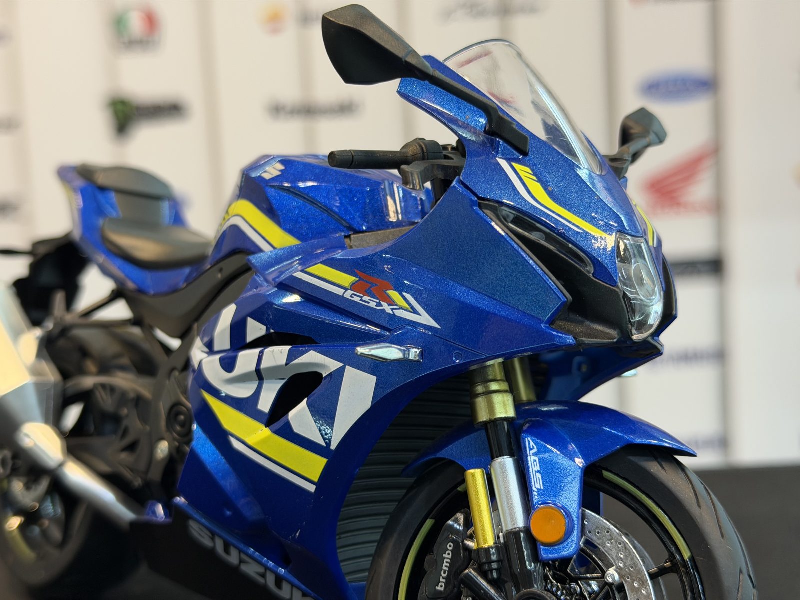 سوزوکی Gsxr1000 آبی — تصویر 4