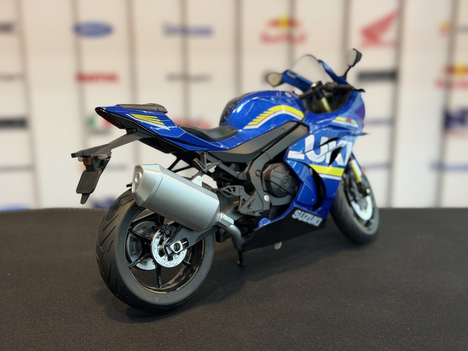 سوزوکی Gsxr1000 آبی — تصویر 5