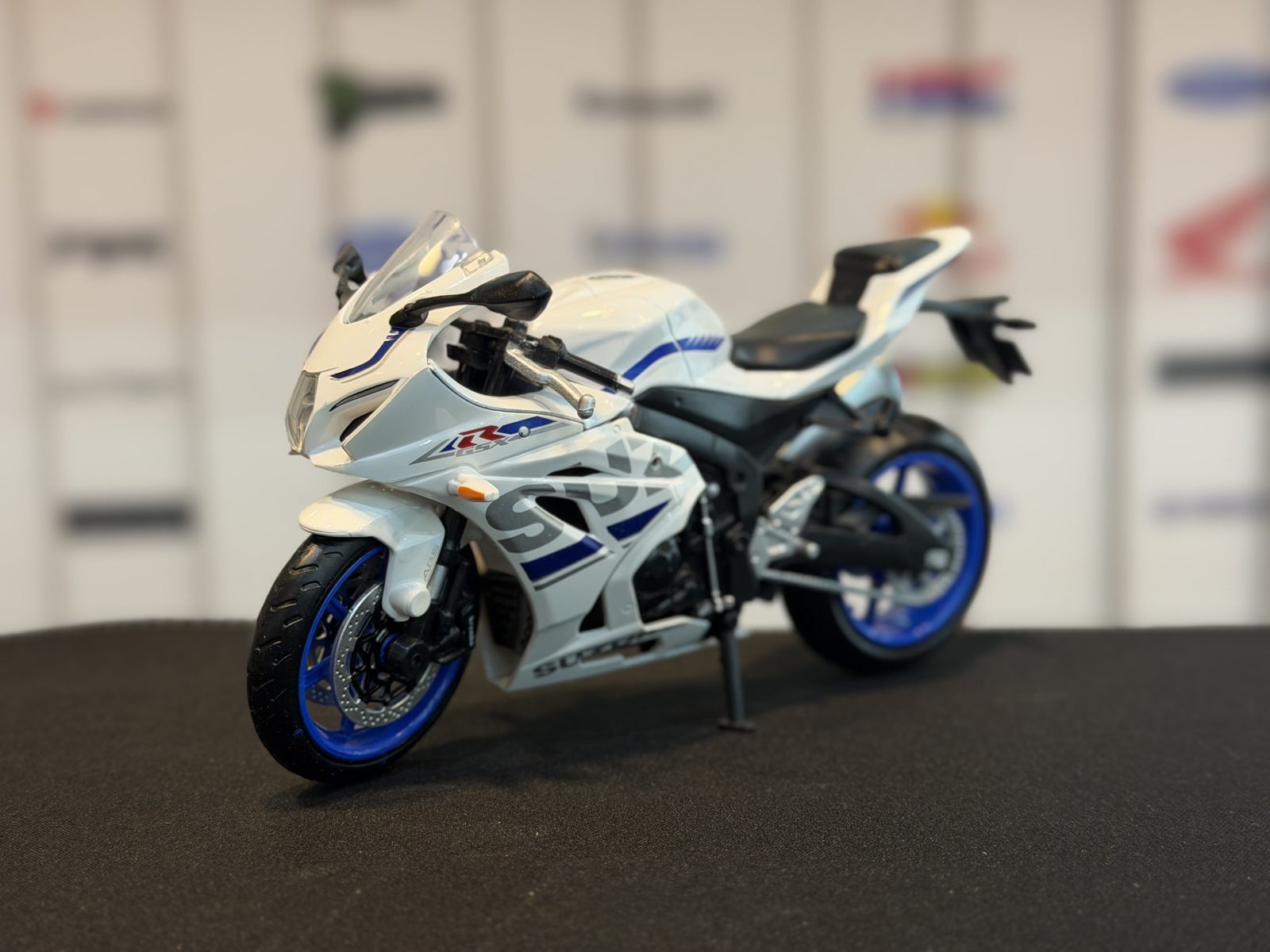 سوزوکی Gsxr1000 سفید — تصویر 3