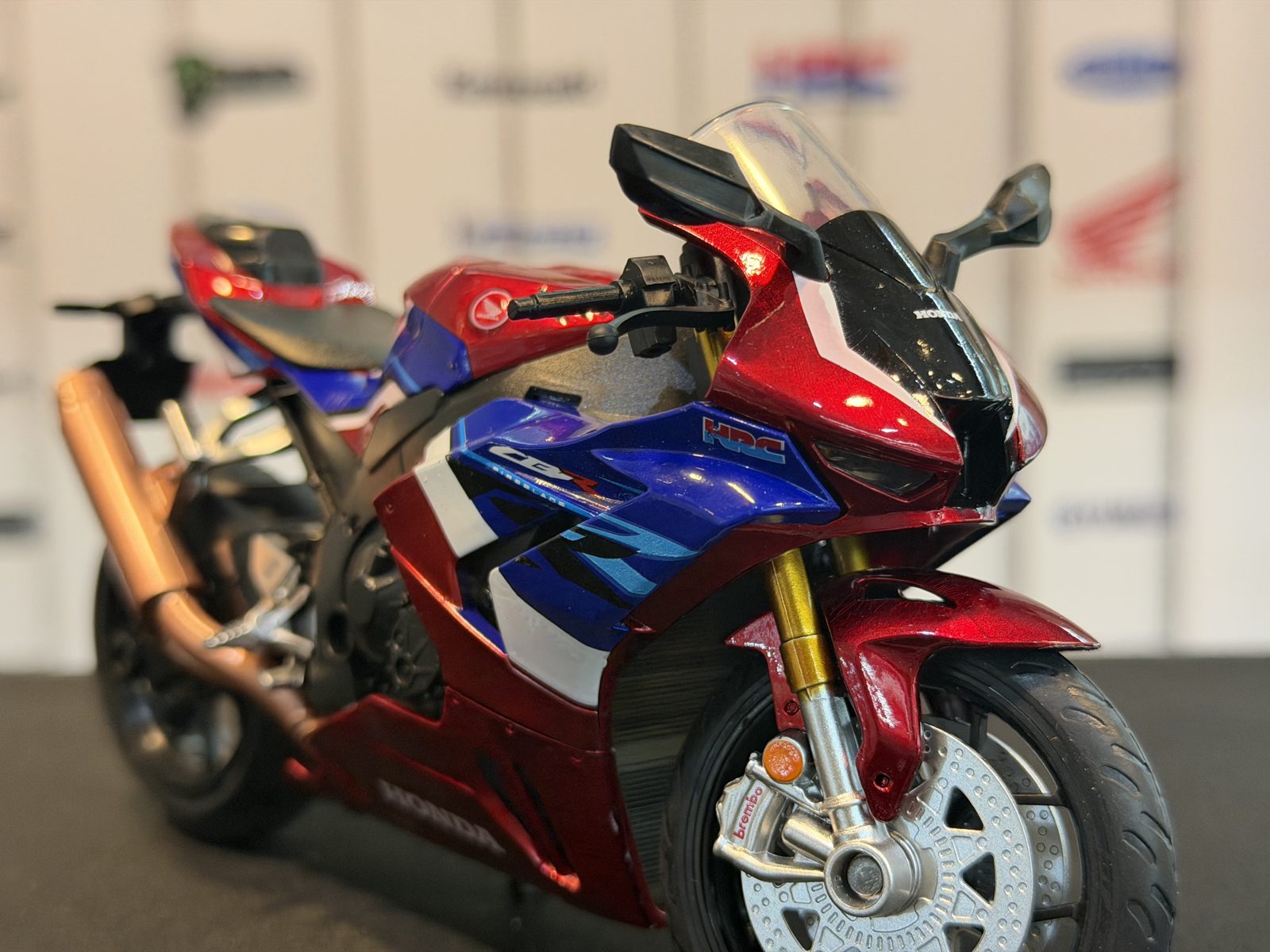 هوندا CBR1000 قرمز — تصویر 5