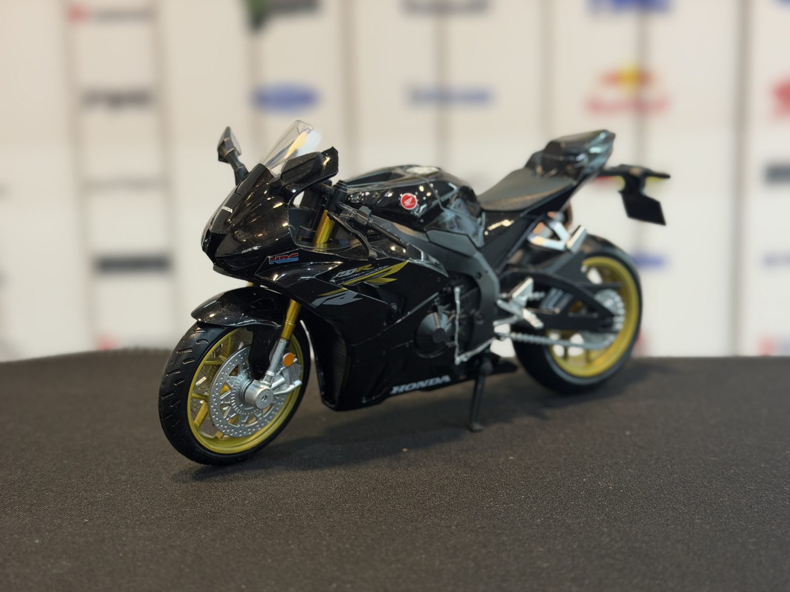 هوندا CBR1000 مشکی — تصویر 2