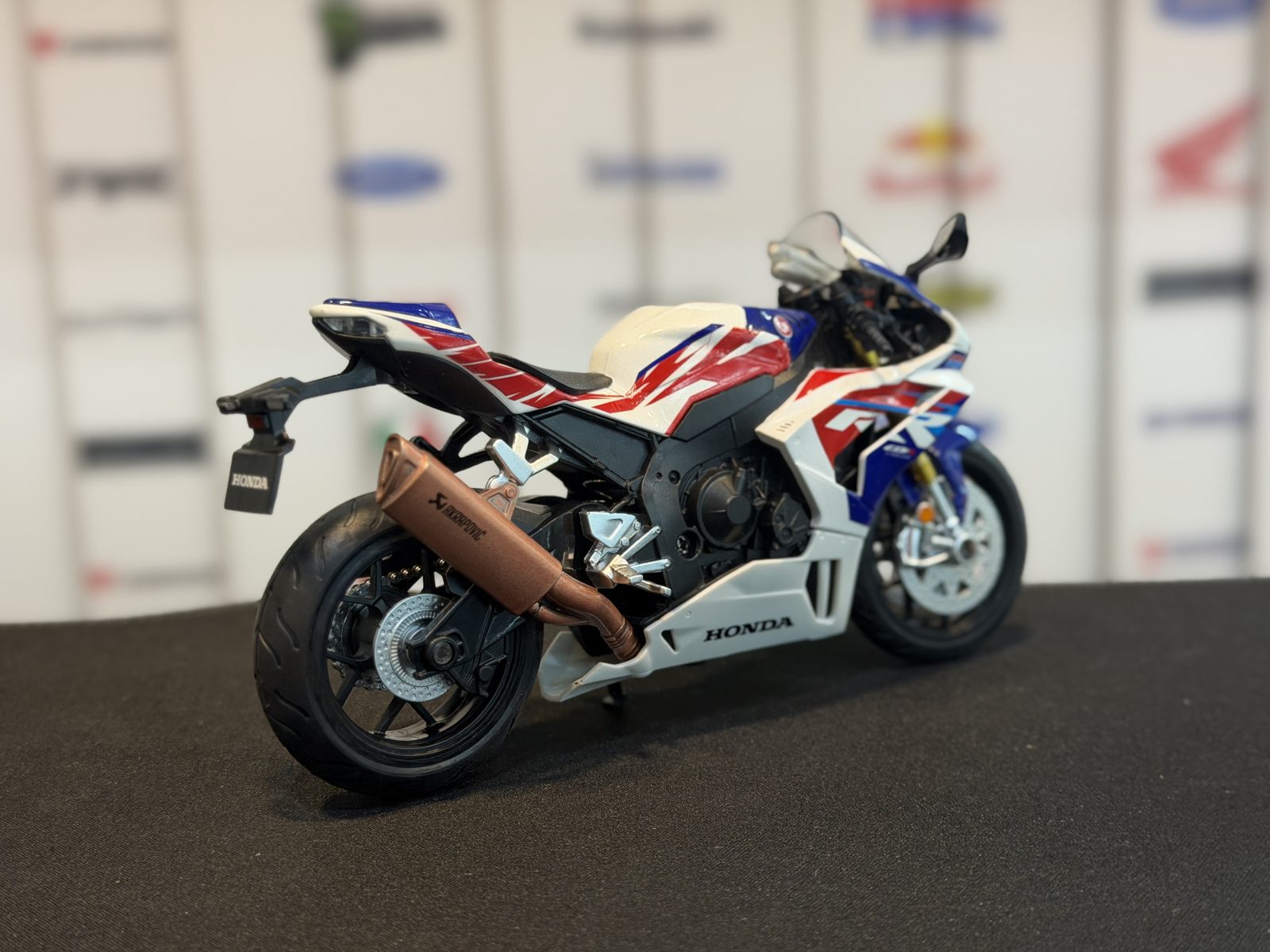 هوندا CBR1000HRC — تصویر 3