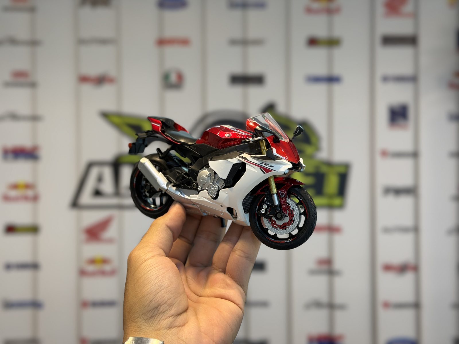 ماکت موتور یاماها R1