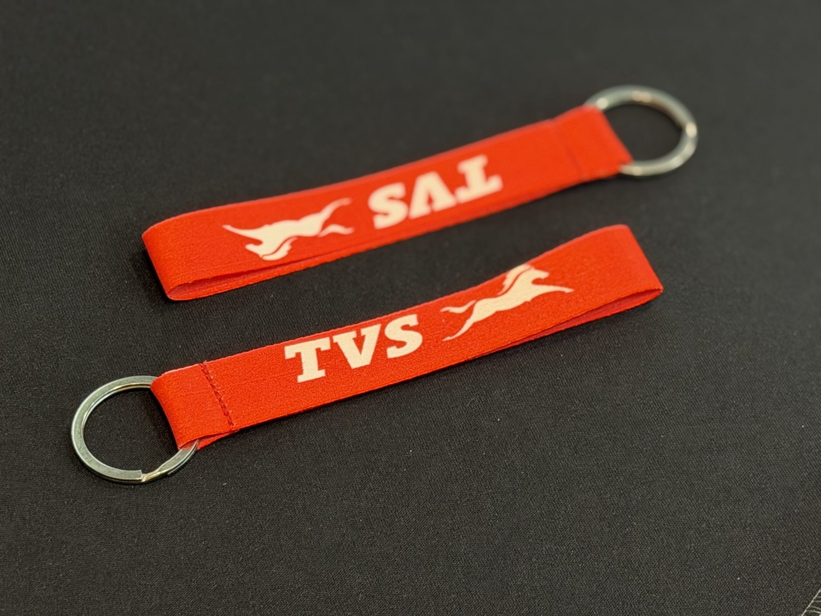 جاسوییچی TVS قرمز — تصویر 2