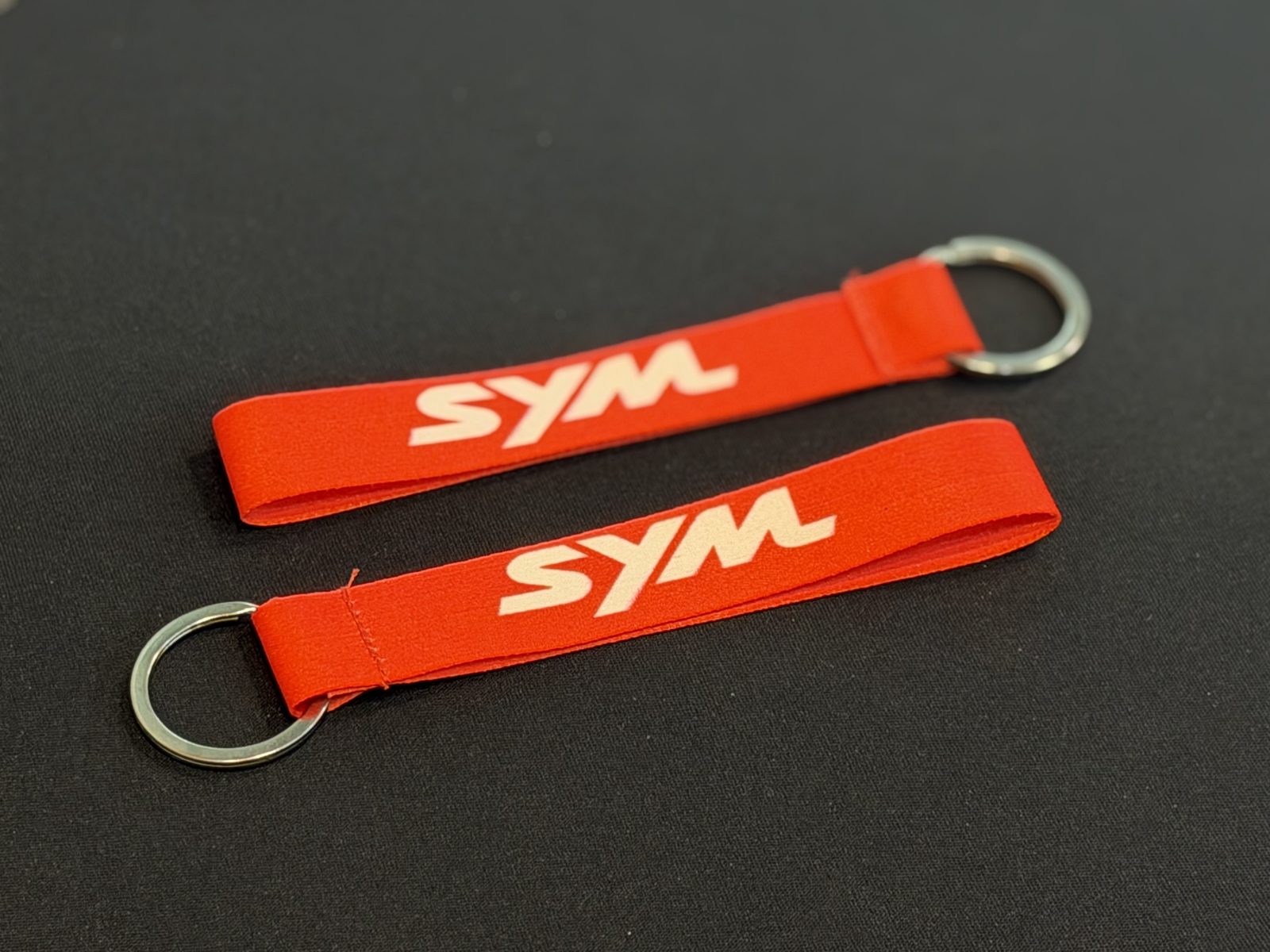 جاسوییچی SYM قرمز — تصویر 2