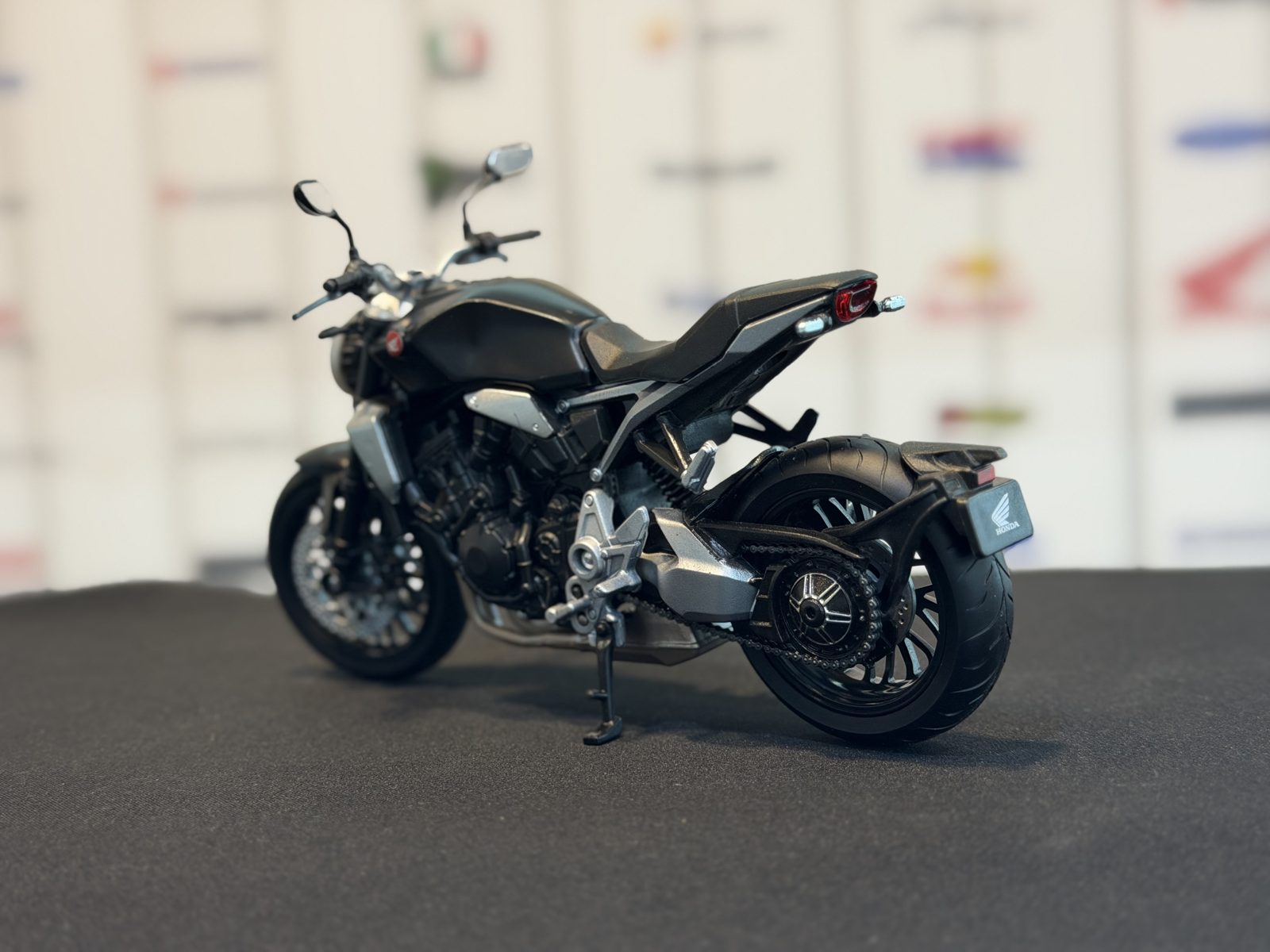 ماکت موتور هوندا CB1000R — تصویر 2