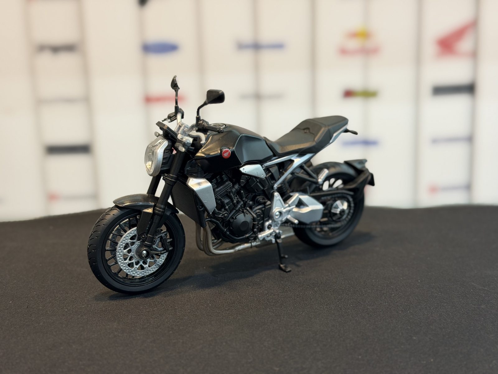 ماکت موتور هوندا CB1000R — تصویر 3