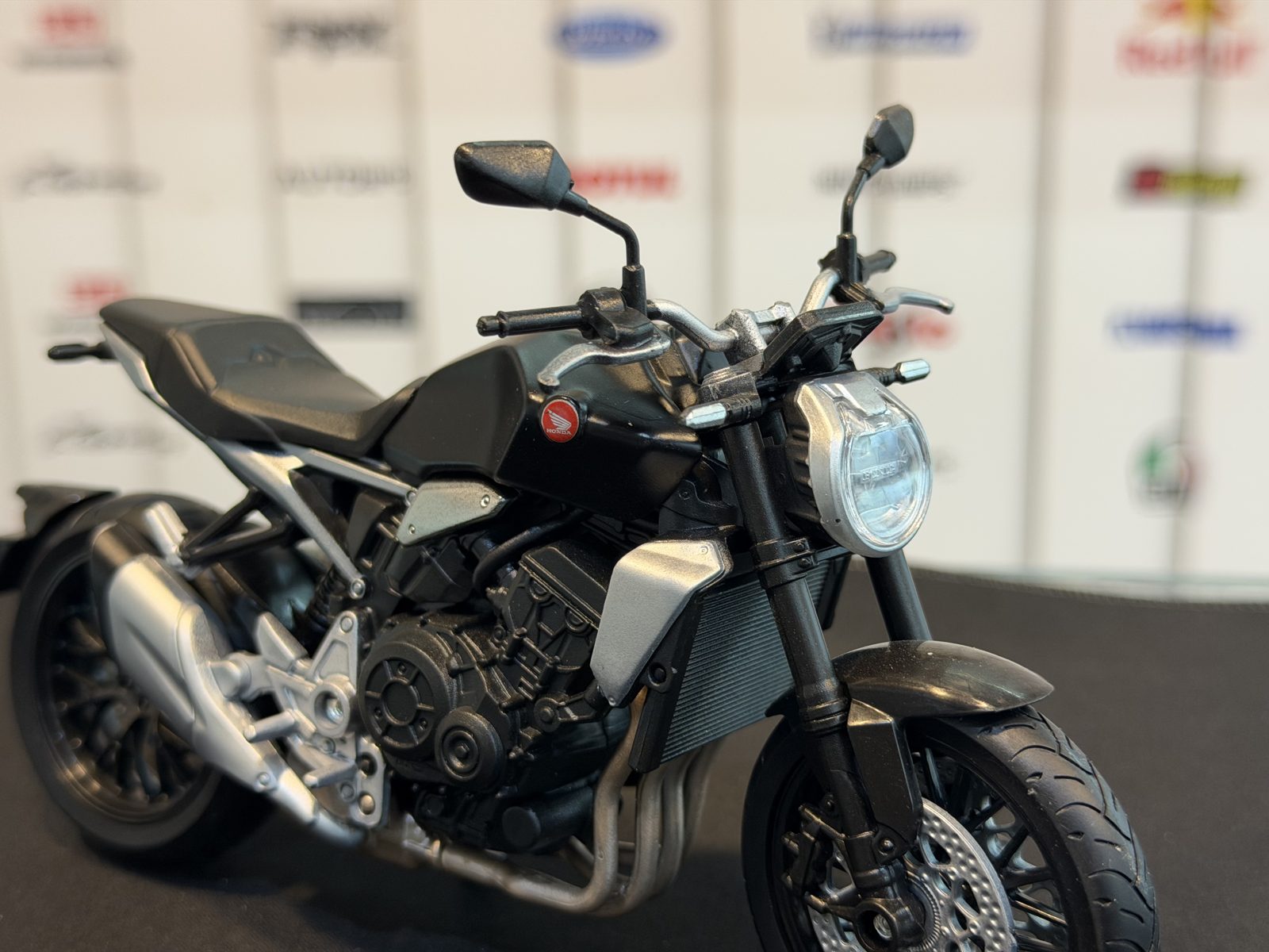 ماکت موتور هوندا CB1000R — تصویر 5