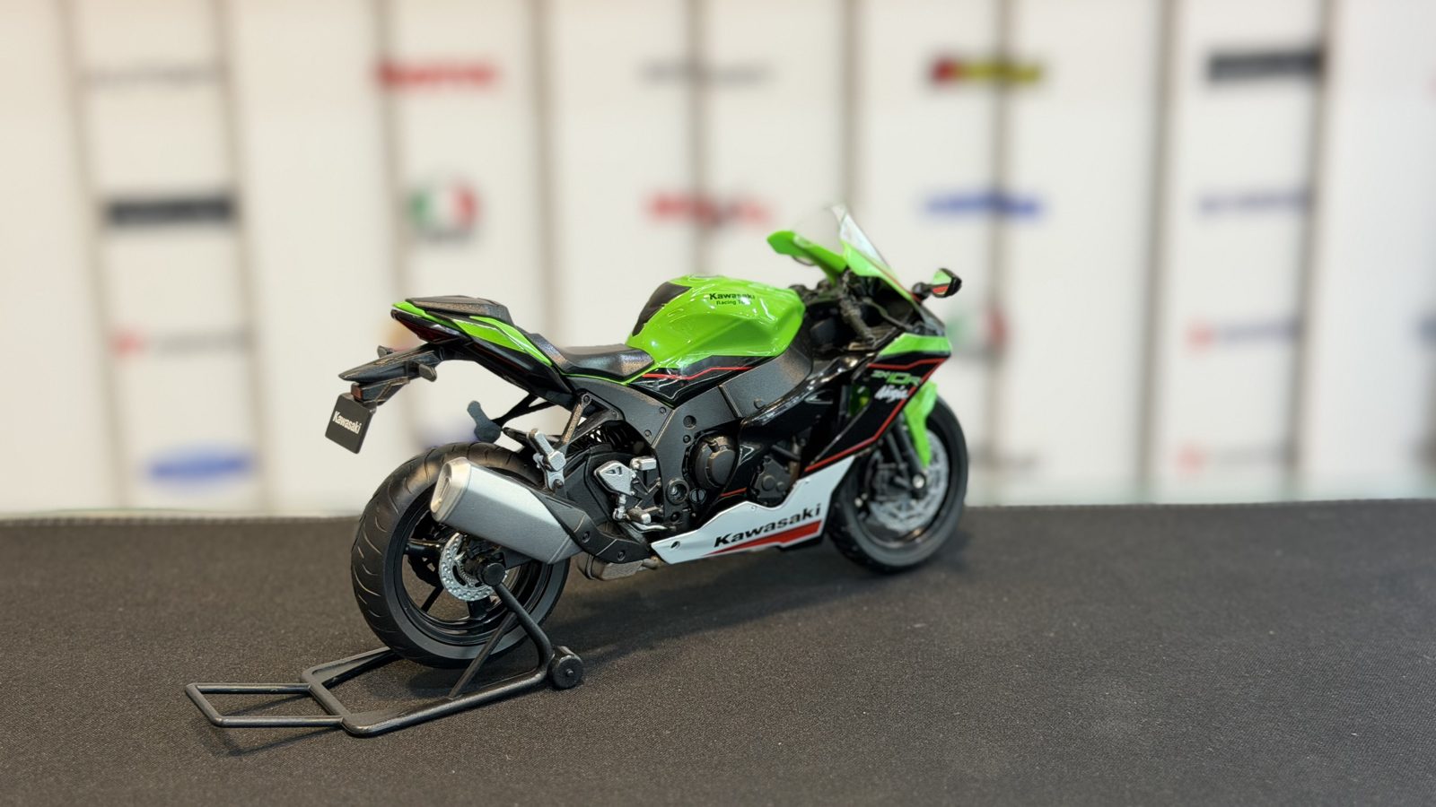 کاوازاکی Zx10r سبز — تصویر 2