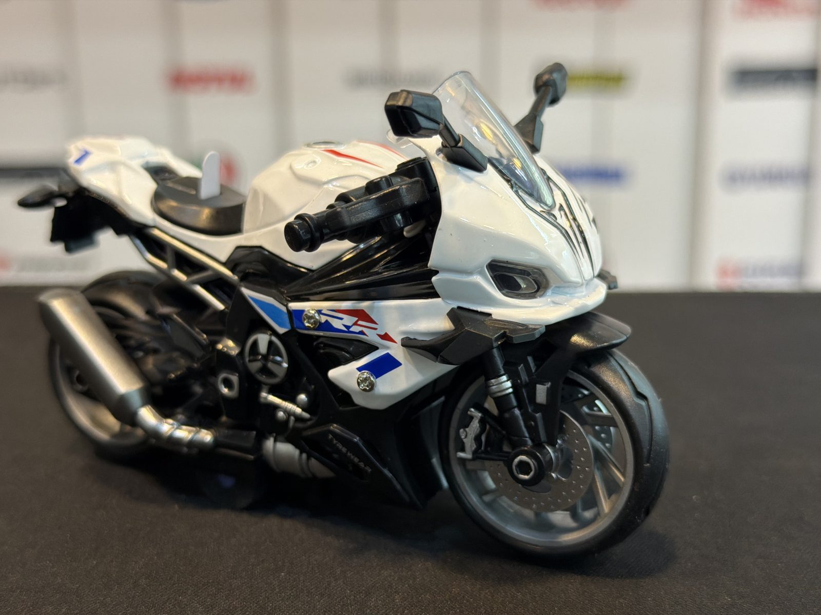 ماکت موتور بی ام و S1000RR کوچک — تصویر 2