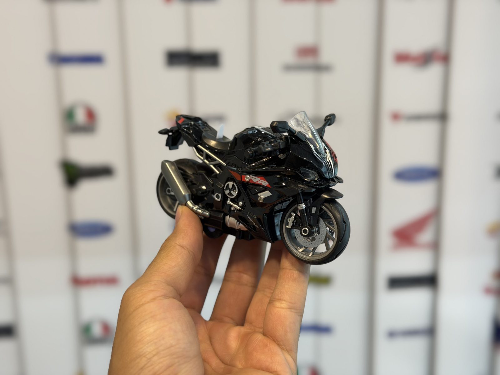 بی ام و S1000RR کوچک — تصویر 1