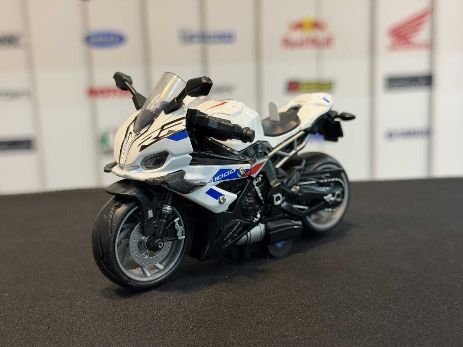 ماکت موتور بی ام و S1000RR کوچک — تصویر 3