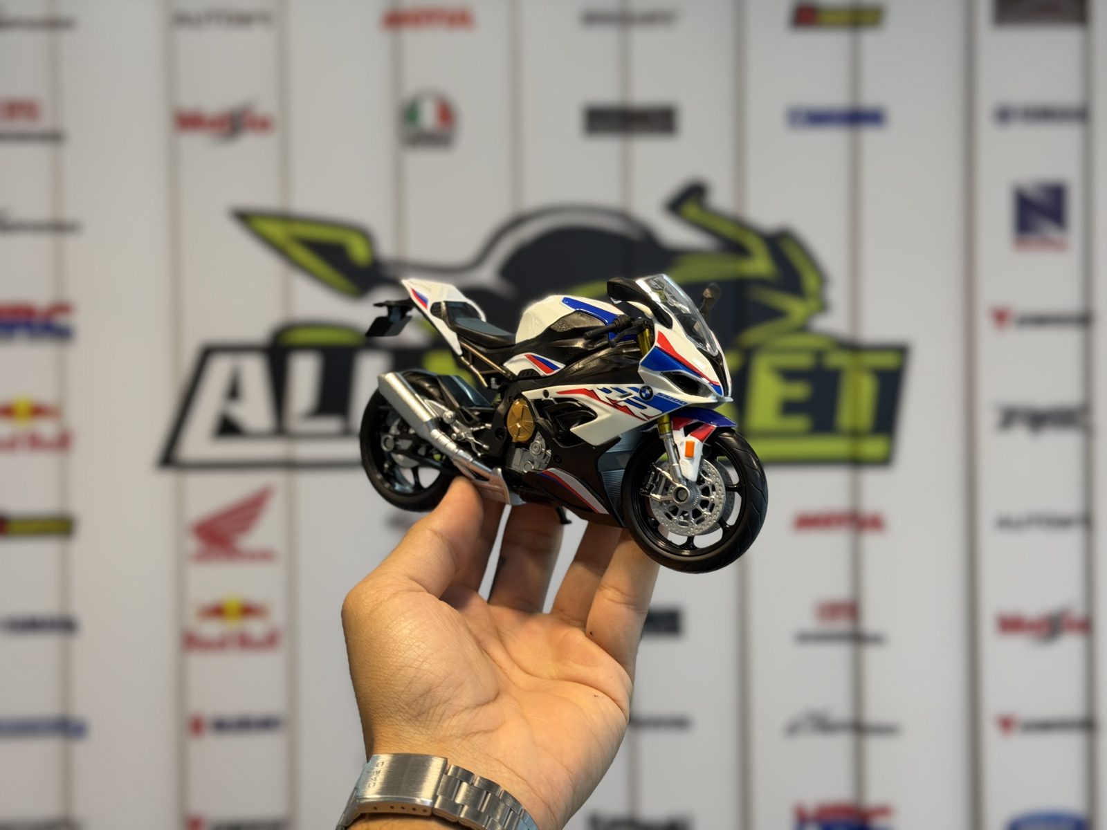 ماکت موتور بی ام و S1000RR 2020 — تصویر 1