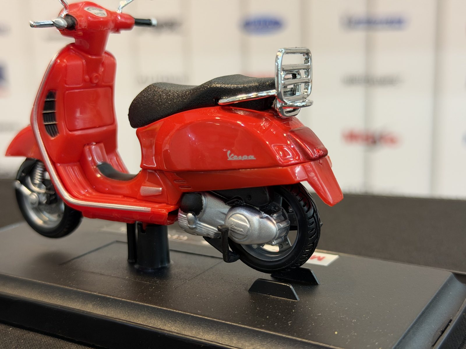 ماکت موتور وسپا GTS300 — تصویر 5
