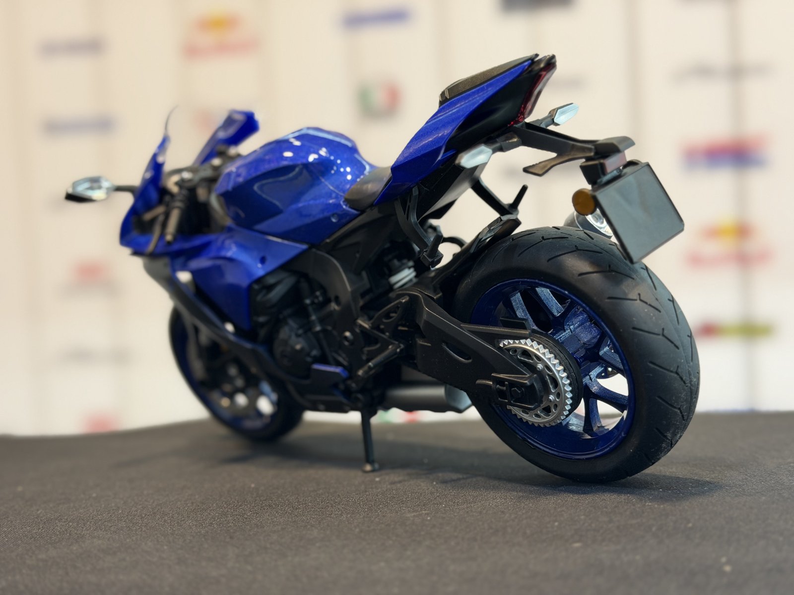 ماکت موتور یاماها r1 — تصویر 5