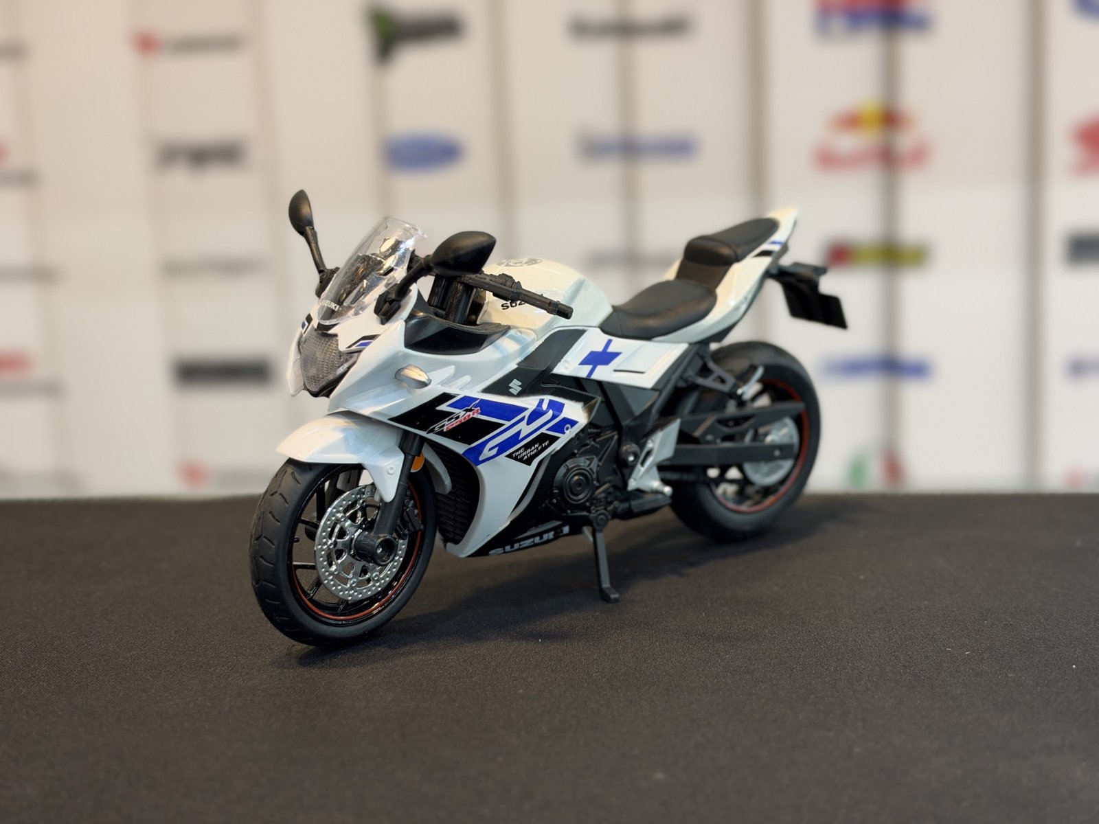 ماکت موتور سوزوکی GSX250 R — تصویر 3