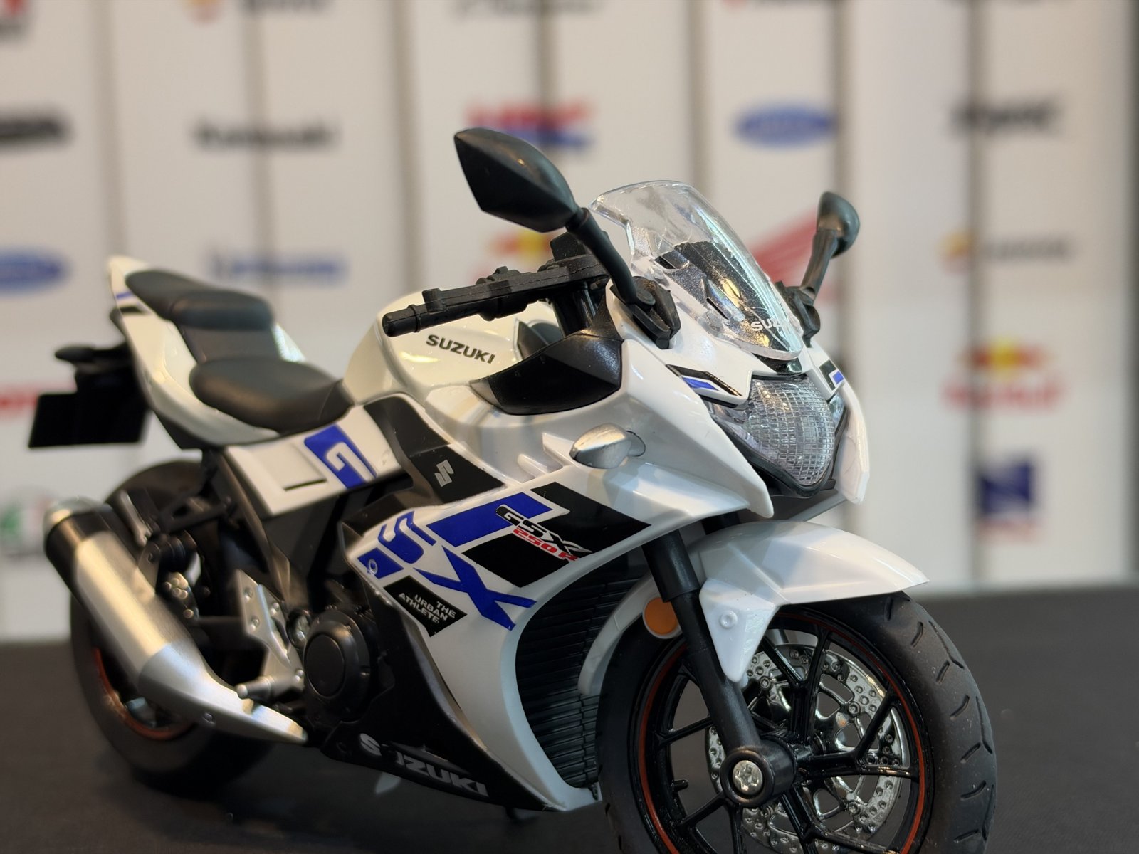 ماکت موتور سوزوکی GSX250 R — تصویر 5