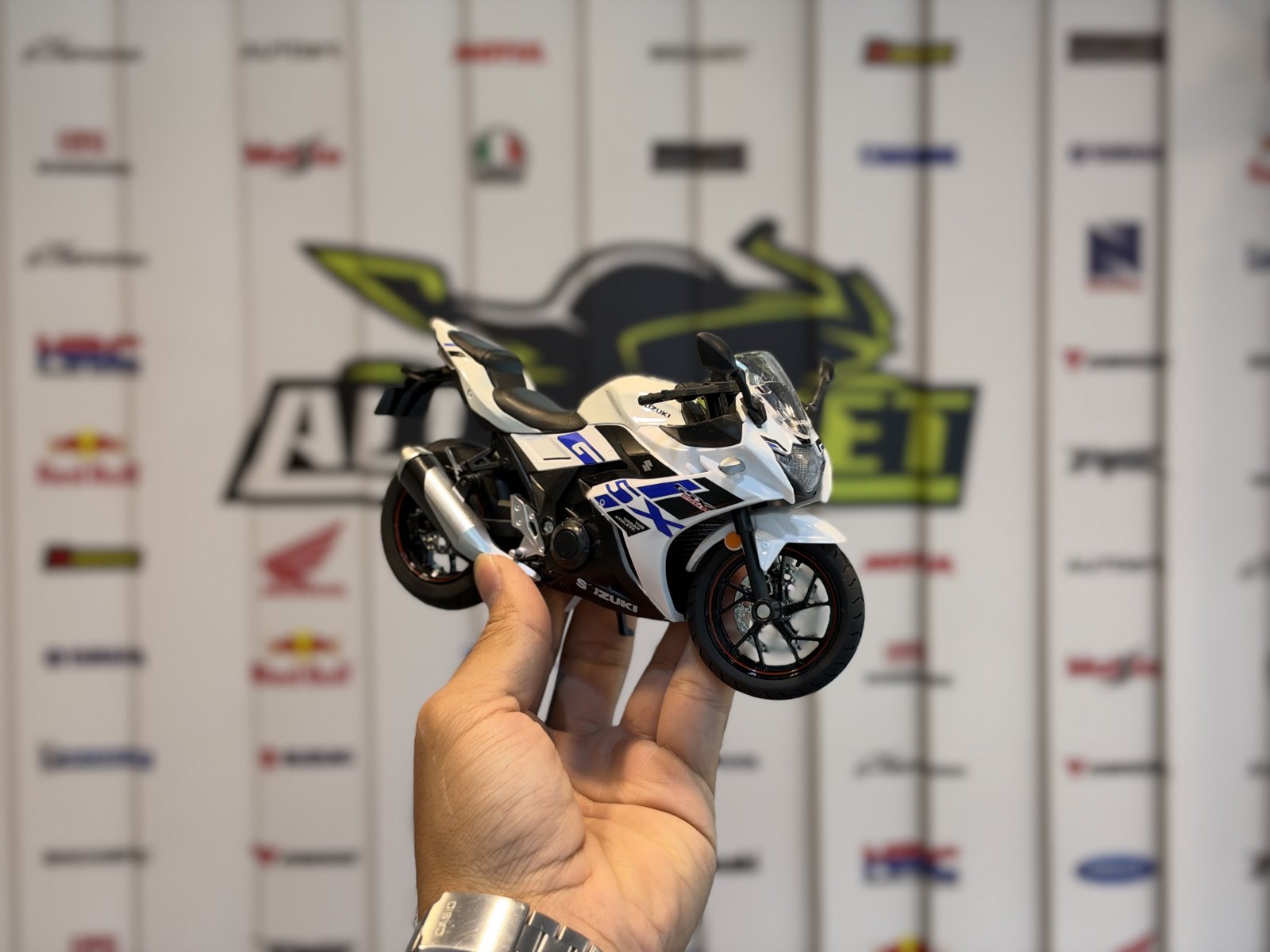 ماکت موتور سوزوکی GSX250 R — تصویر 1