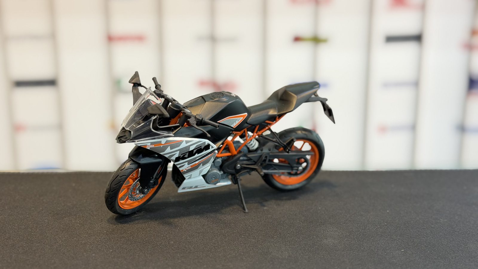 کی تی ام RC390 — تصویر 4