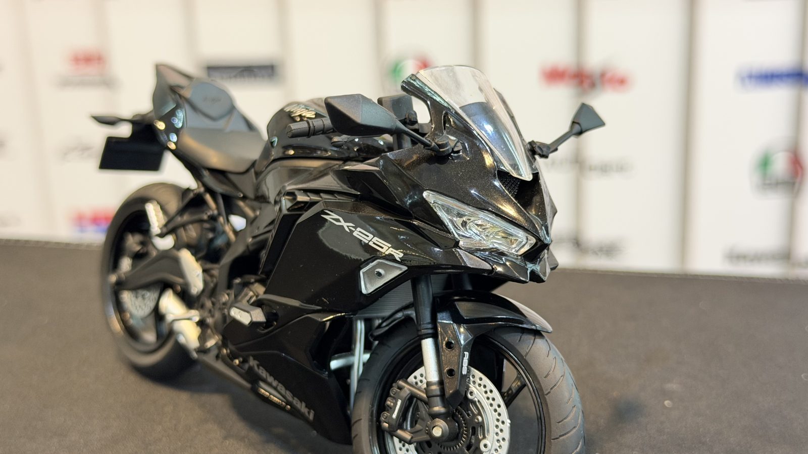 کاوازاکی ZX25R مشکی — تصویر 3