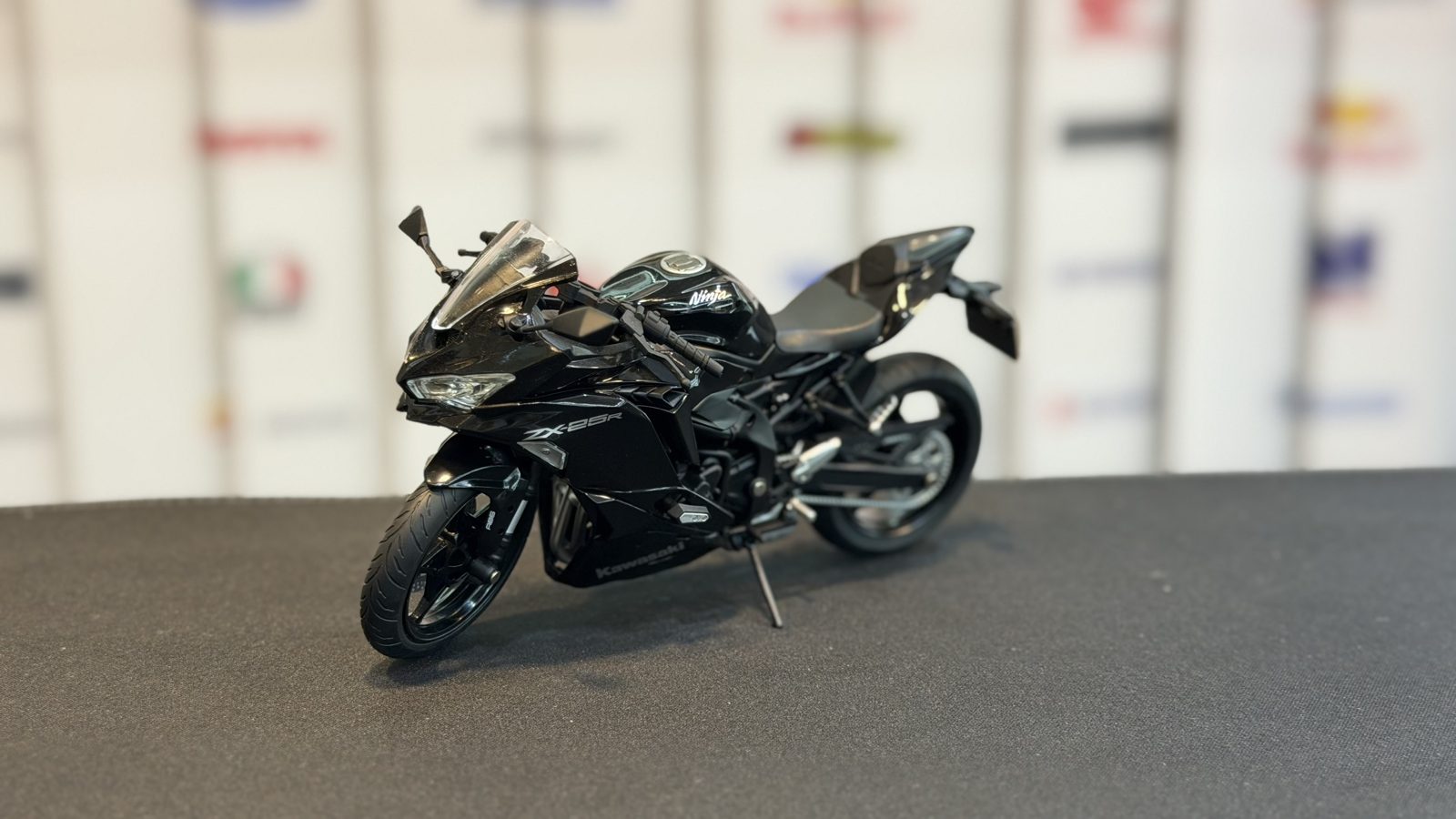 کاوازاکی ZX25R مشکی — تصویر 4