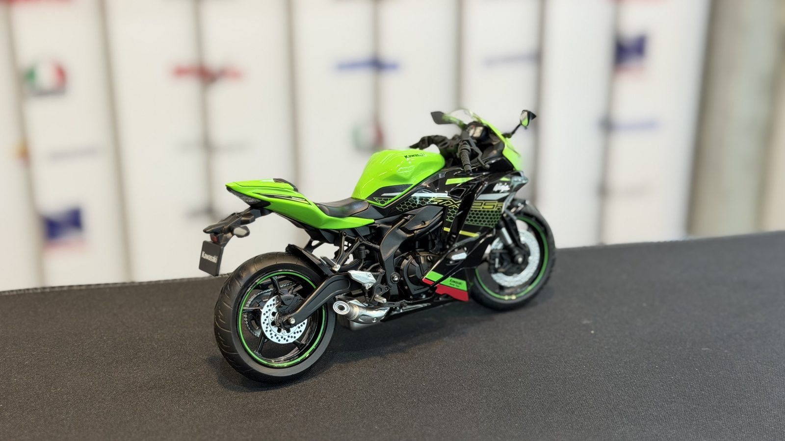 کاوازاکی ZX25R سبز — تصویر 2
