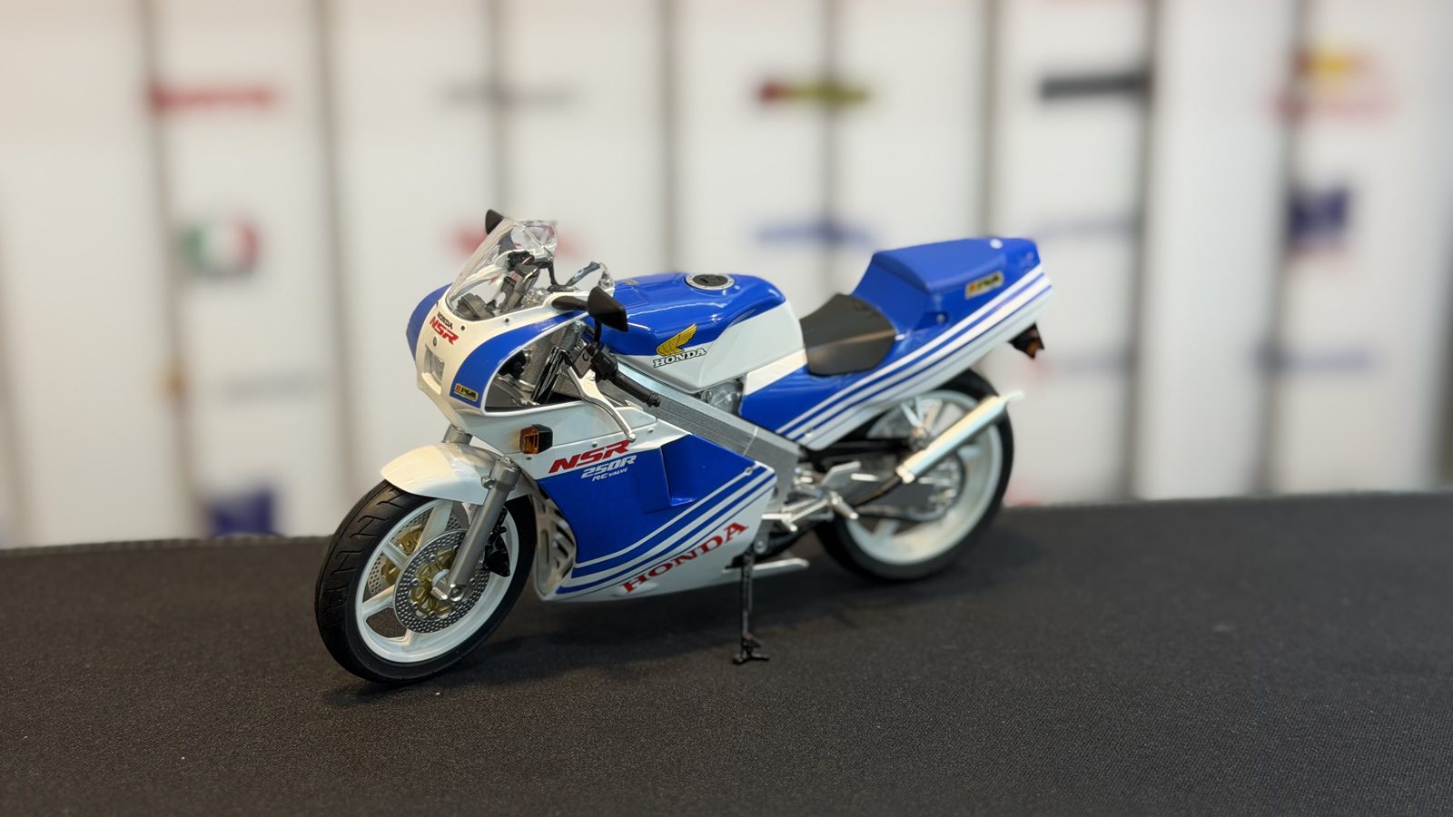 هوندا NSR250R آبی — تصویر 4