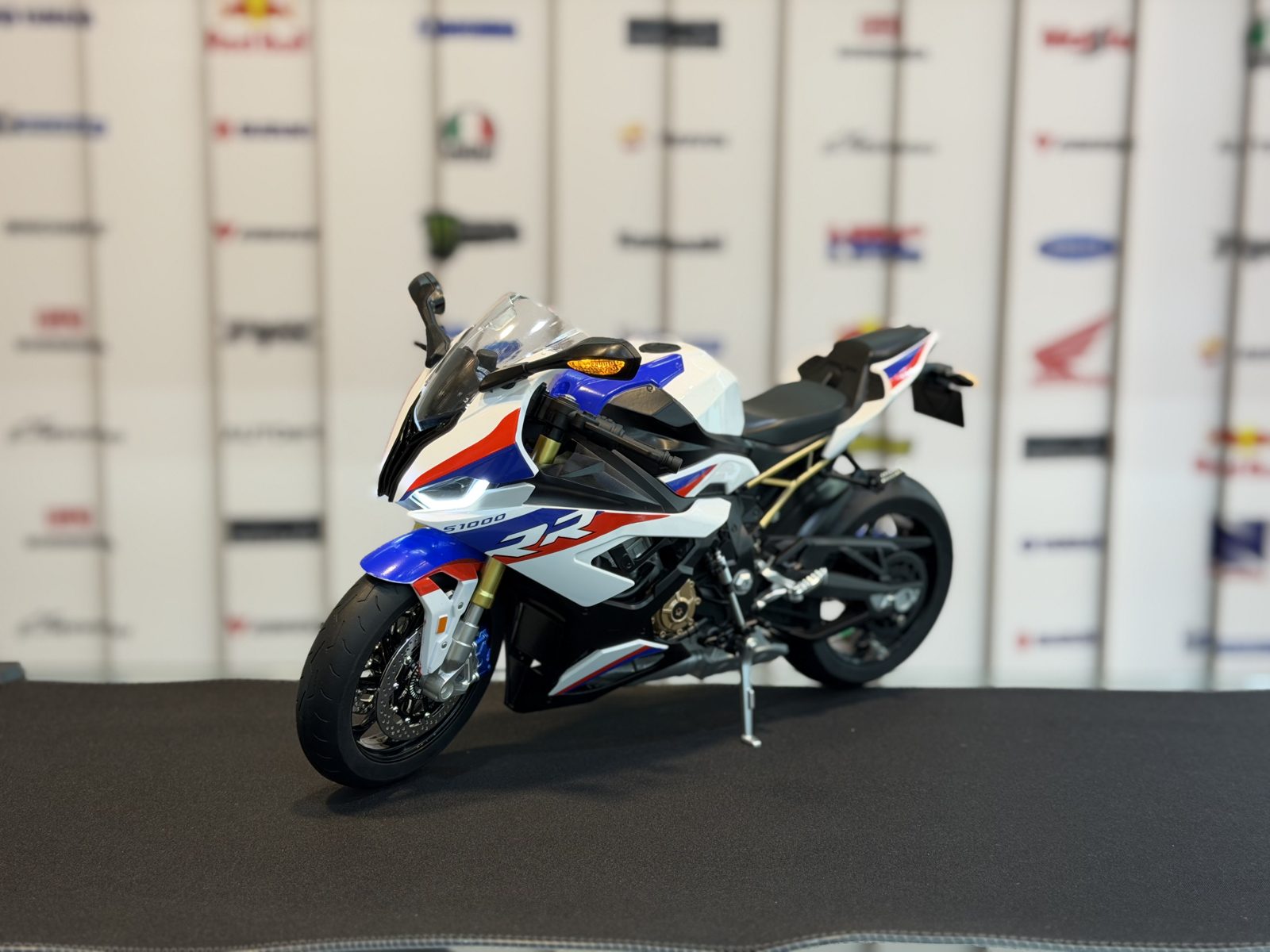 بی ام و S1000RR روشن شو — تصویر 4