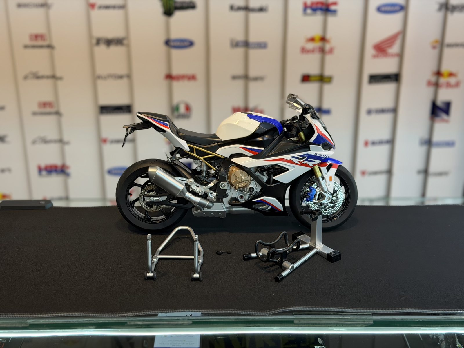 بی ام و S1000RR روشن شو — تصویر 3