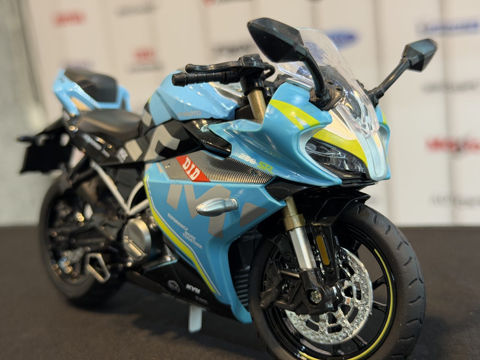 سی اف 250 آبی — تصویر 5