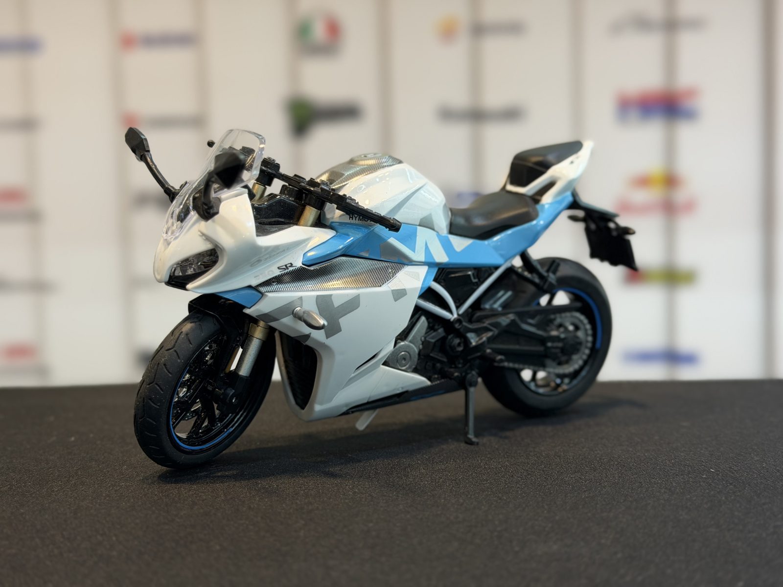 سی اف 250 سفید — تصویر 2