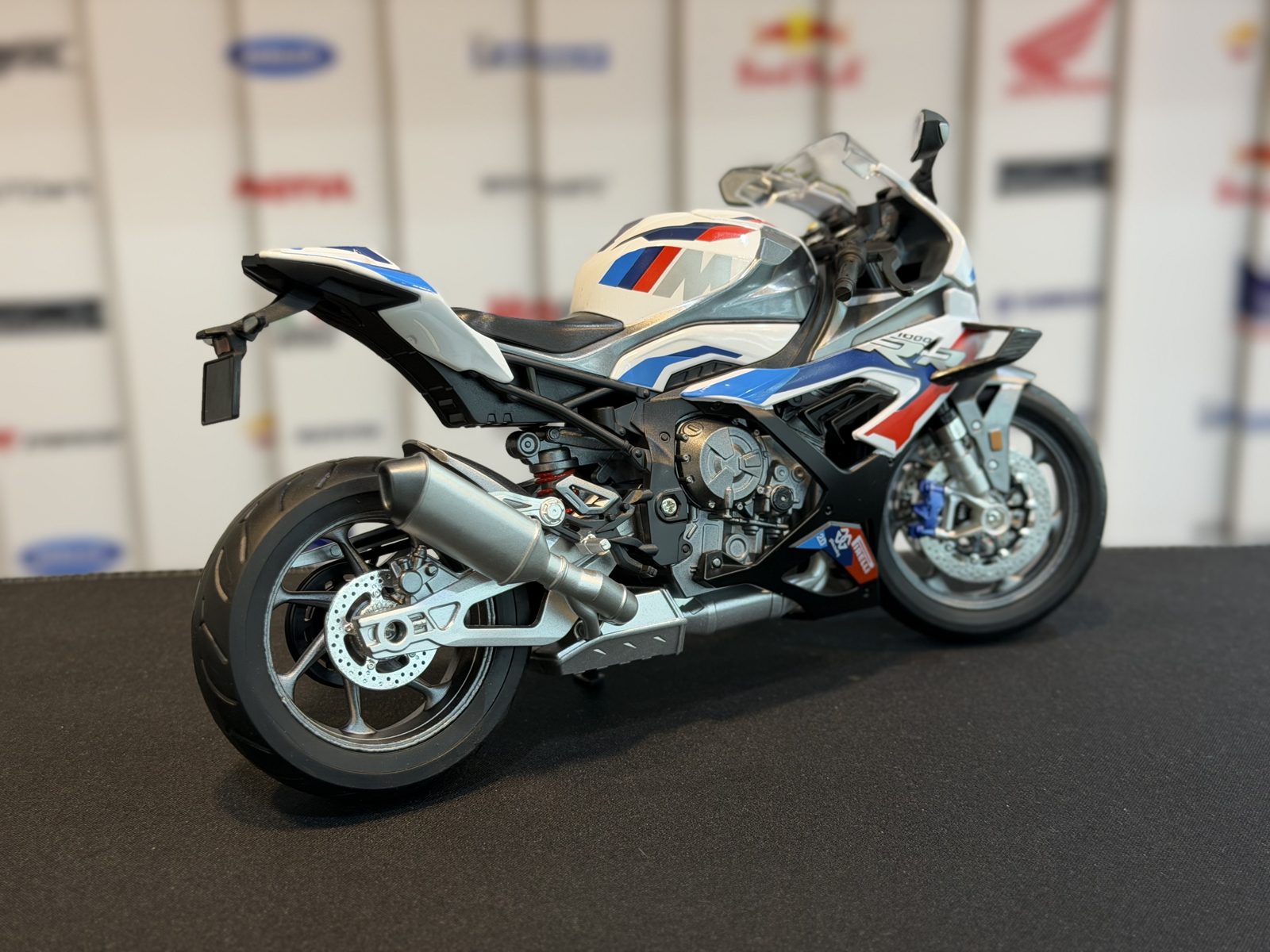 بی ام و M1000 — تصویر 3