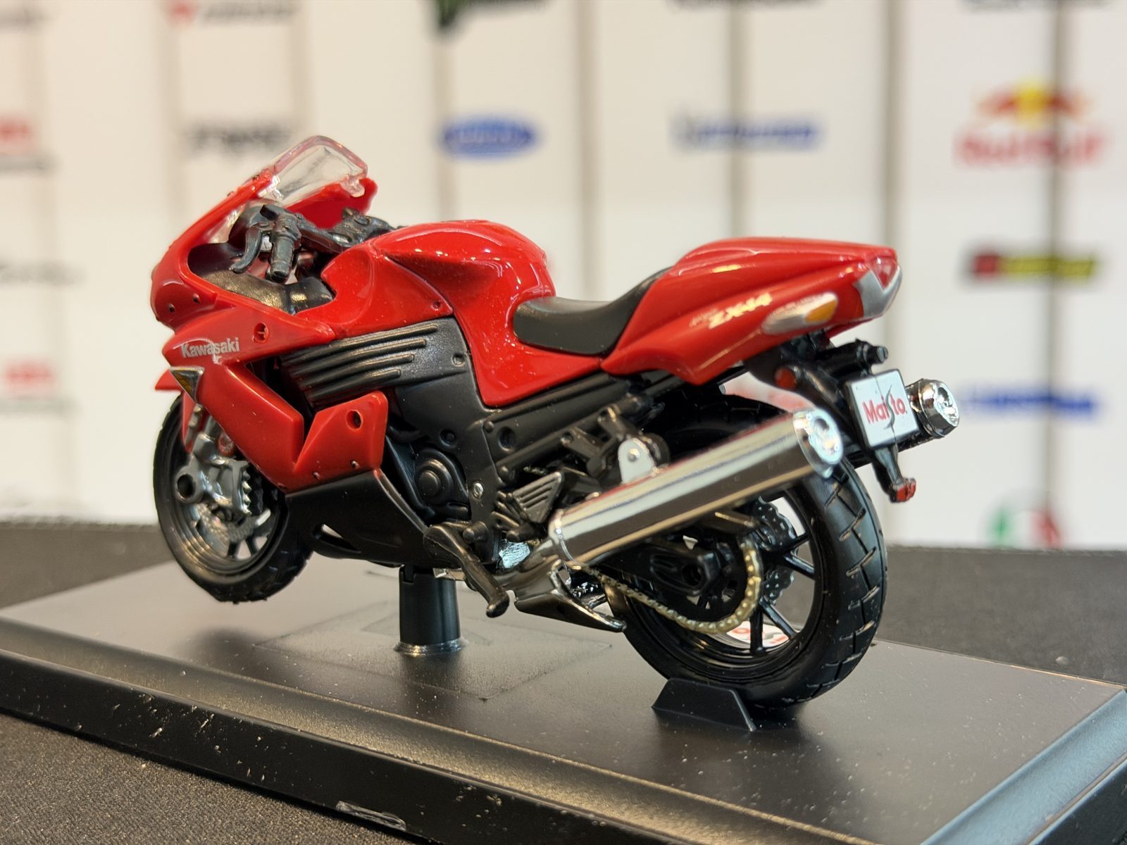 کاوازاکی ZX14R قرمز — تصویر 4