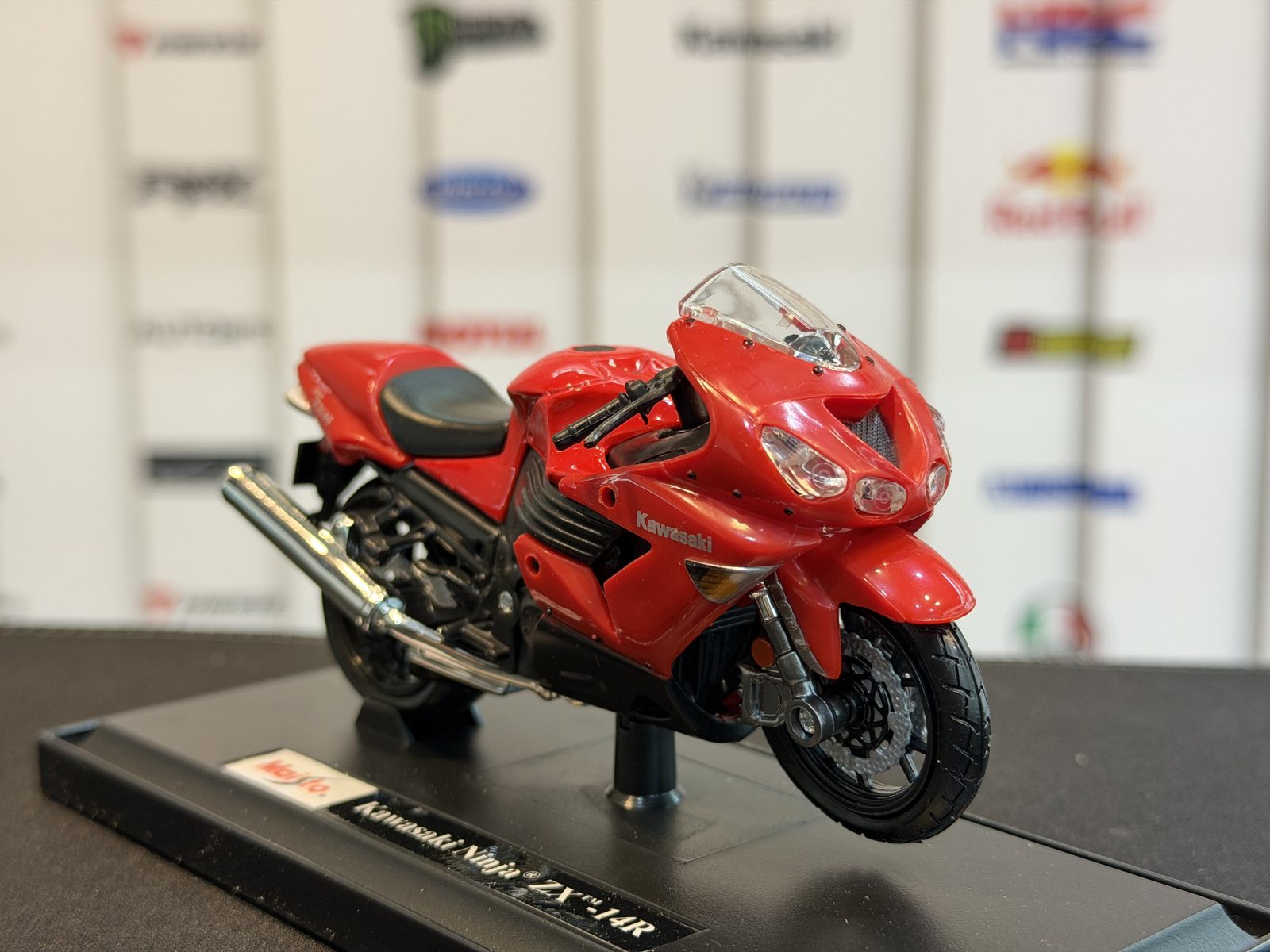 کاوازاکی ZX14R قرمز — تصویر 5