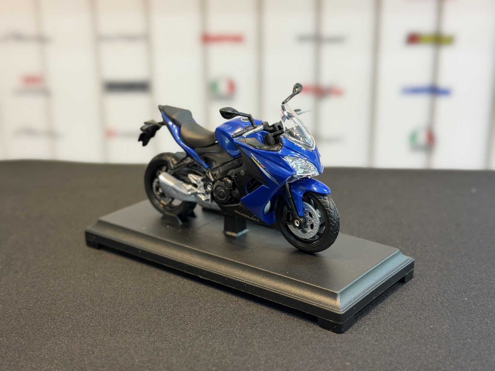 سوزوکی GSXS1000F — تصویر 2